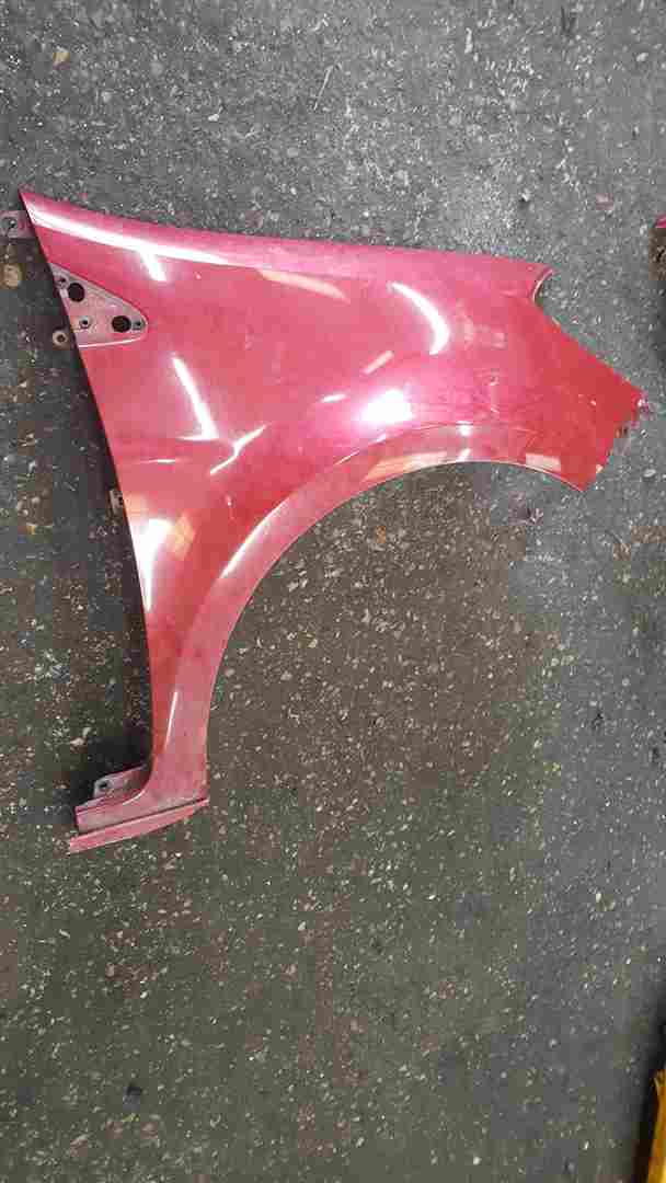 Thumb 2 Renault Clio MK3 2005-2012 Drivers OS Wing RED Tennj 195 World Series