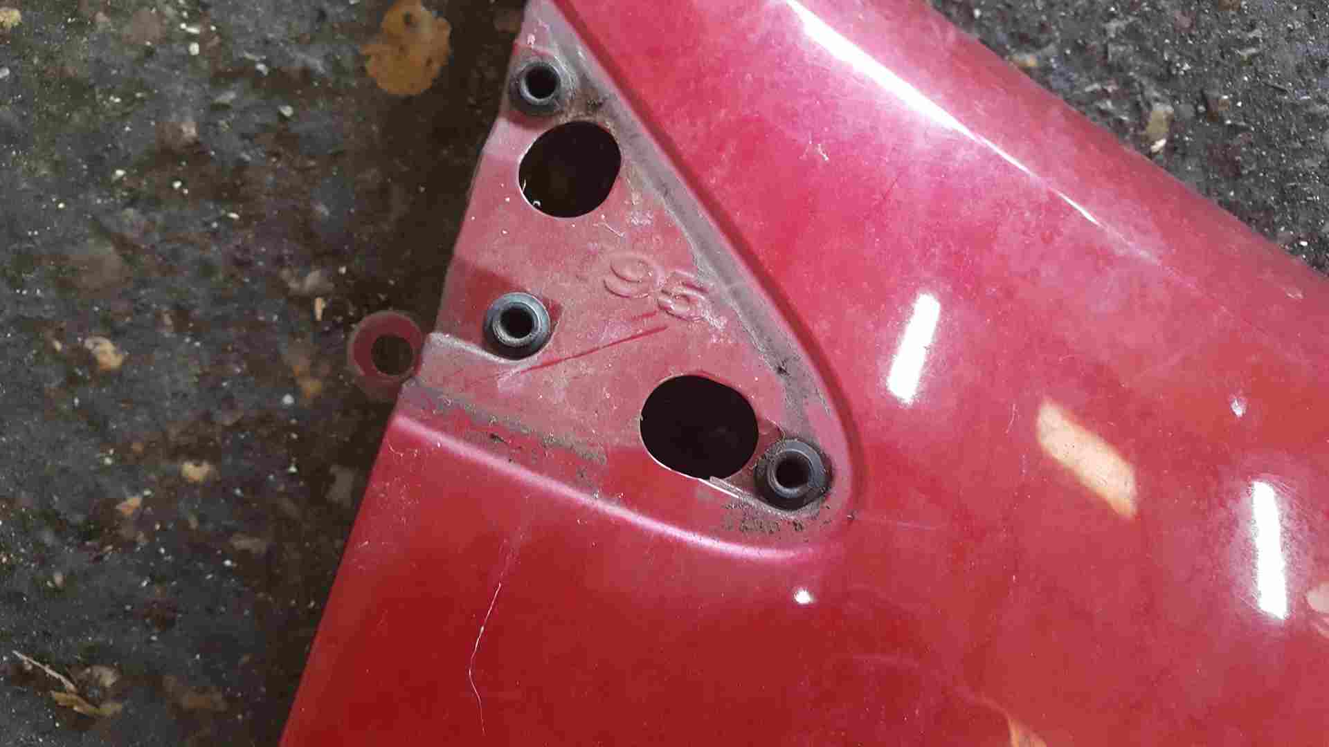 Thumb 6 Renault Clio MK3 2005-2012 Drivers OS Wing RED Tennj 195 World Series