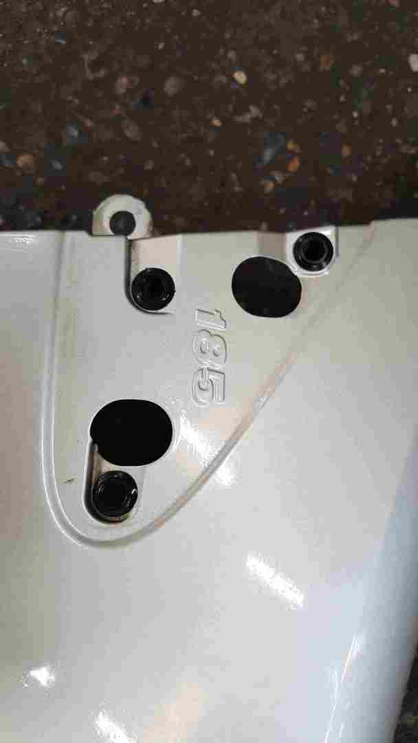 Thumb 3 Renault Clio MK3 2005-2012 Drivers OS Wing Silver Gold TED11 185