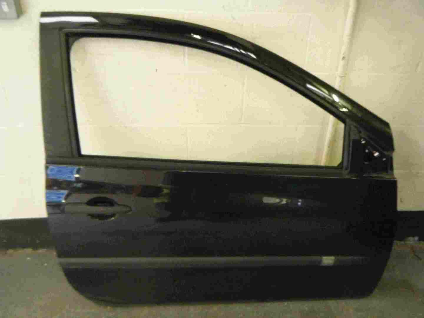 Renault Clio MK3 2005-2012 Drivers OSF Front Door 3dr Black 676