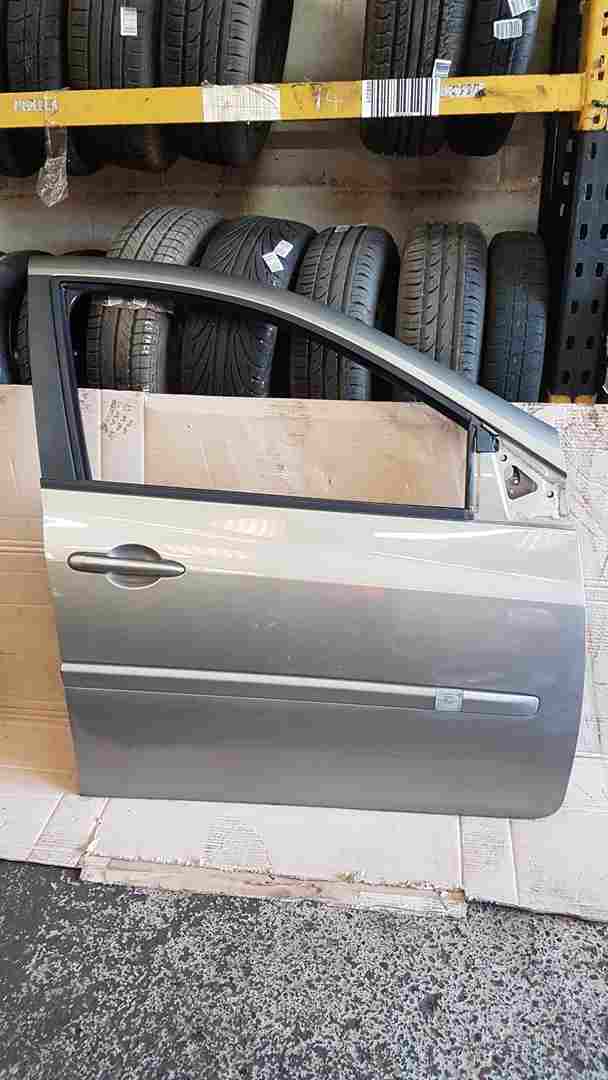 Thumb 6 Renault Clio MK3 2005-2012 Drivers OSF Front Door Beige Gold Tehnk 5Dr
