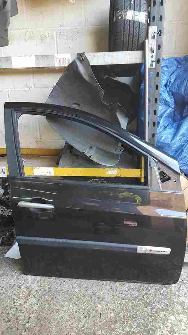 Thumb 5 Renault Clio MK3 2005-2012 Drivers OSF Front Door Black 676 5Dr 