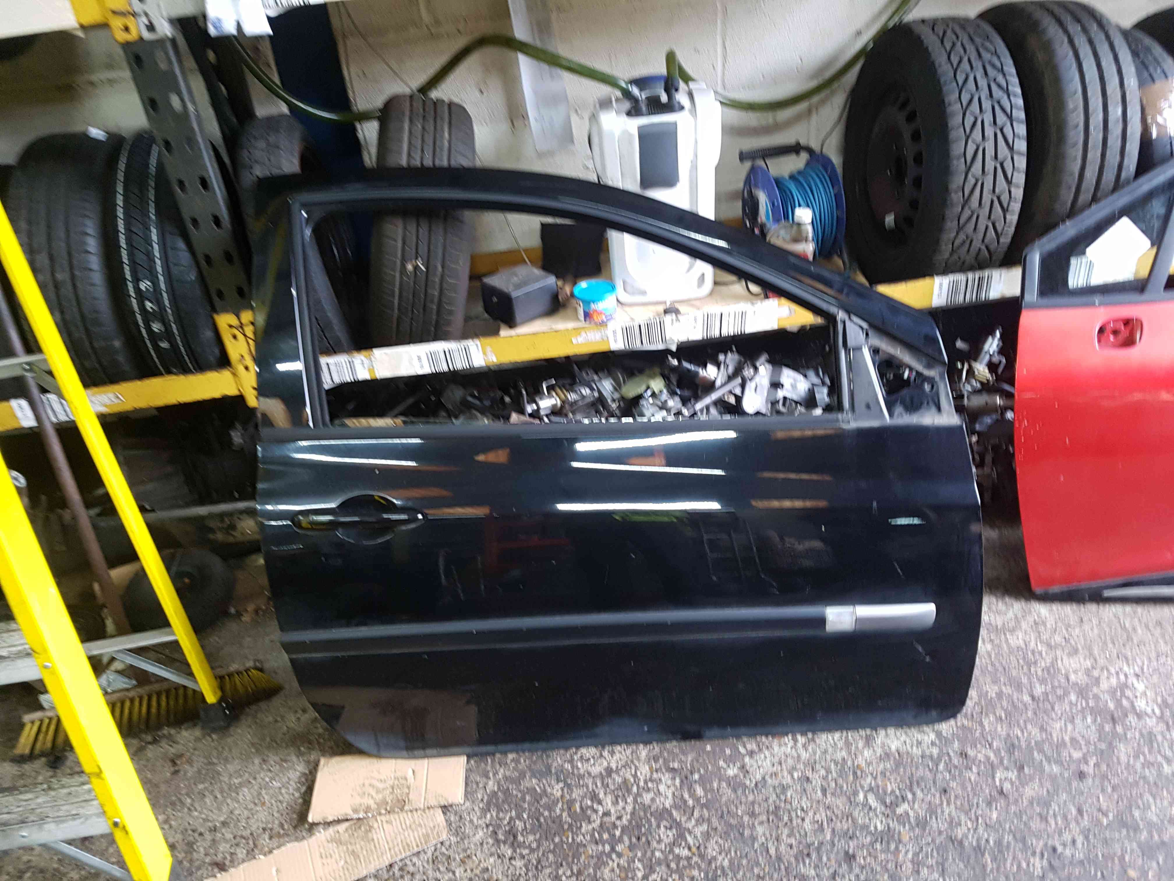 Thumb 8 Renault Clio MK3 2005-2012 Drivers OSF Front Door Black Tegne 3Dr