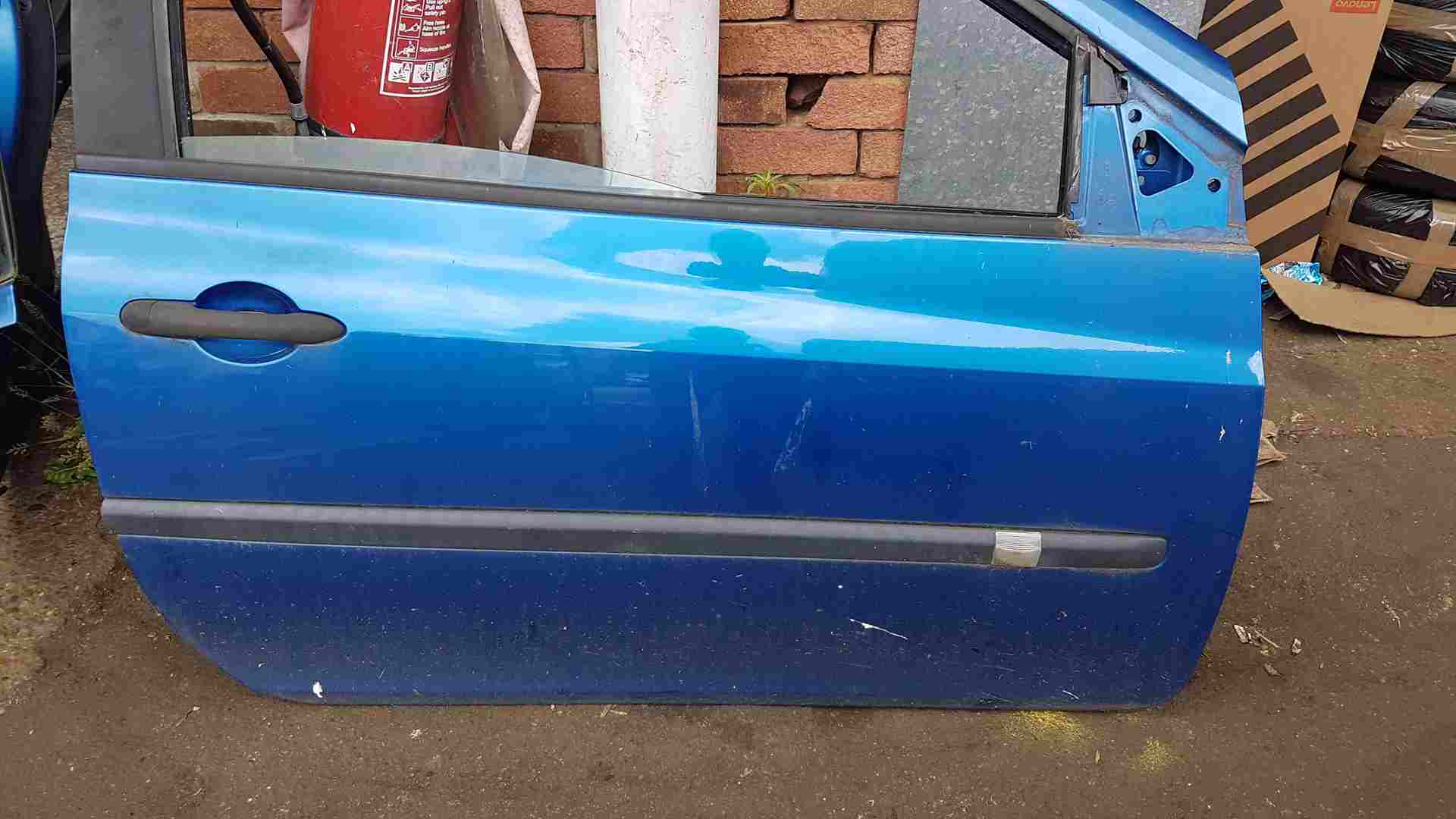 Thumb 2 Renault Clio MK3 2005-2012 Drivers OSF Front Door Blue Tei45 Te145 3Dr