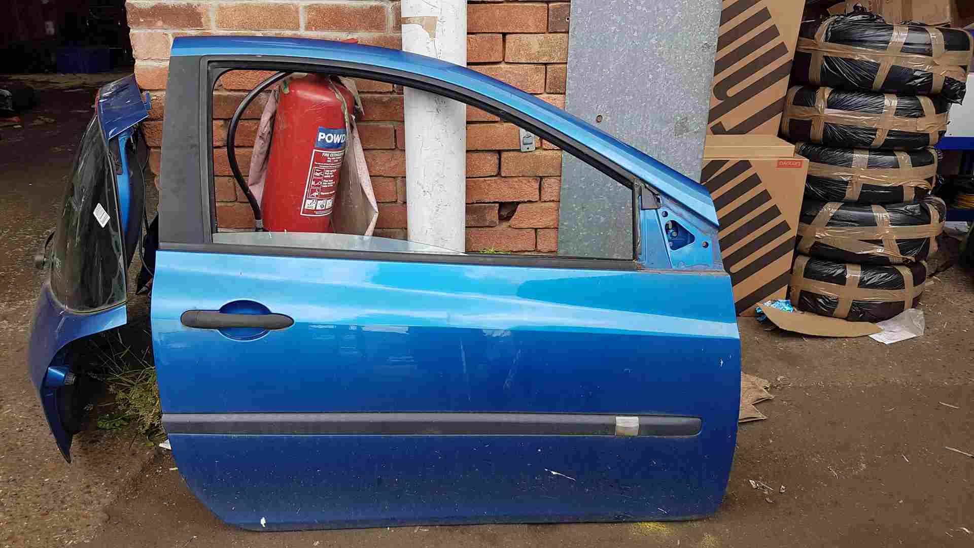 Renault Clio MK3 2005-2012 Drivers OSF Front Door Blue Tei45 Te145 3Dr