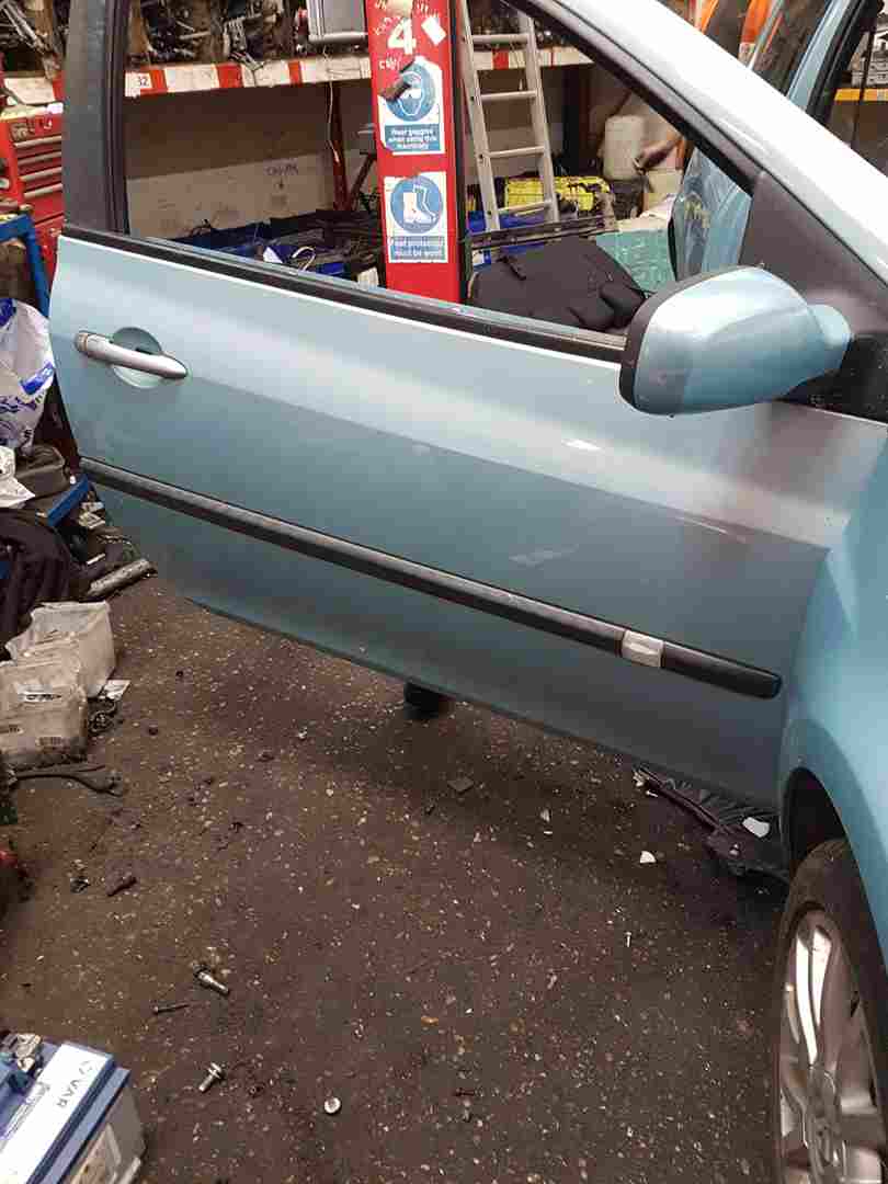 Thumb 3 Renault Clio MK3 2005-2012 Drivers OSF Front Door Blue Ternk 3Door
