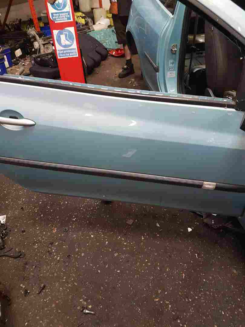 Thumb 4 Renault Clio MK3 2005-2012 Drivers OSF Front Door Blue Ternk 3Door