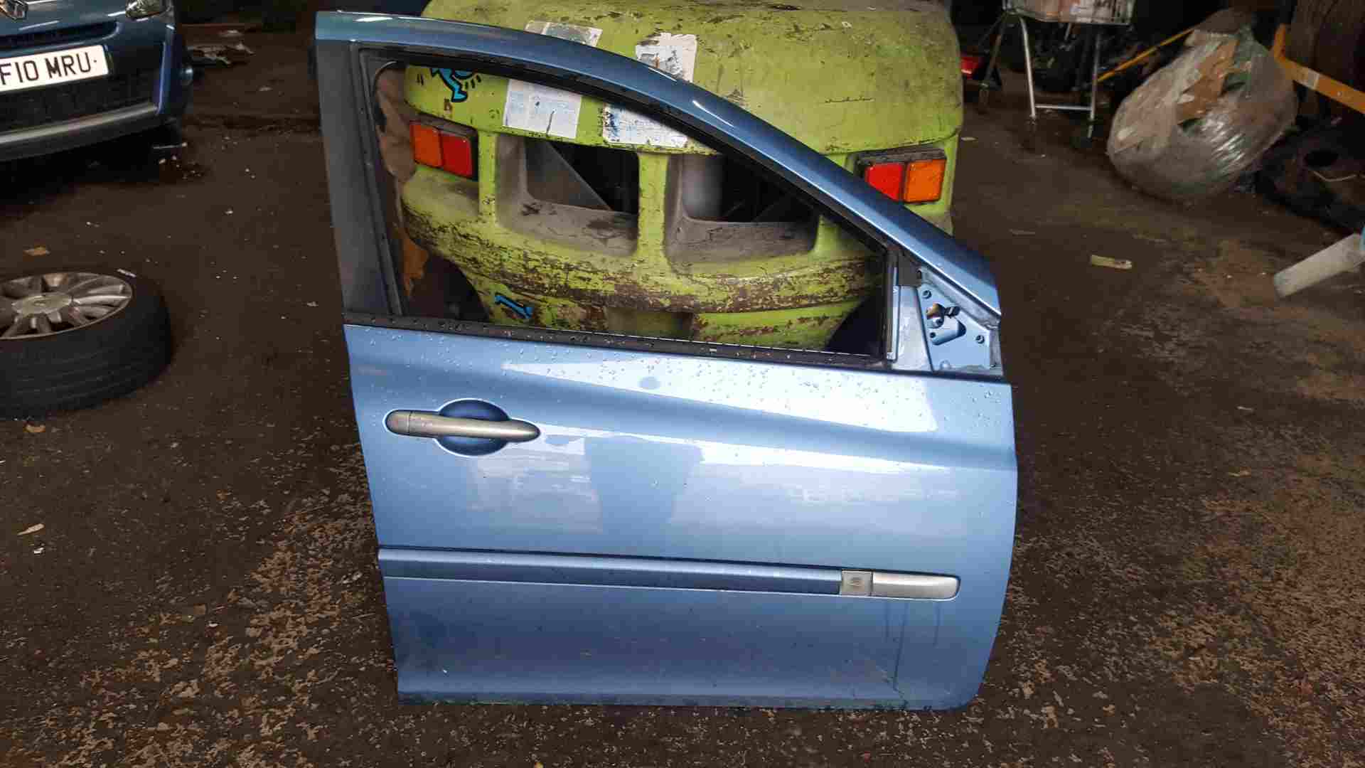 Renault Clio MK3 2005-2012 Drivers OSF Front Door Blue Ternl 5DR