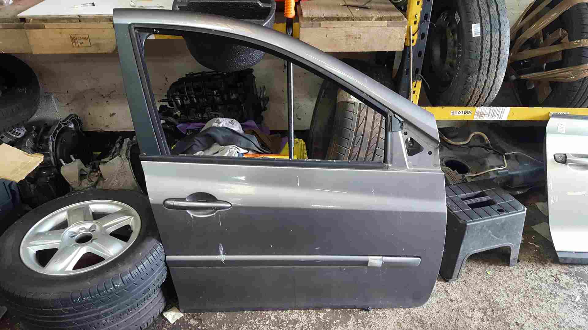 Thumb 2 Renault Clio MK3 2005-2012 Drivers OSF Front Door Grey Tekng Estate 