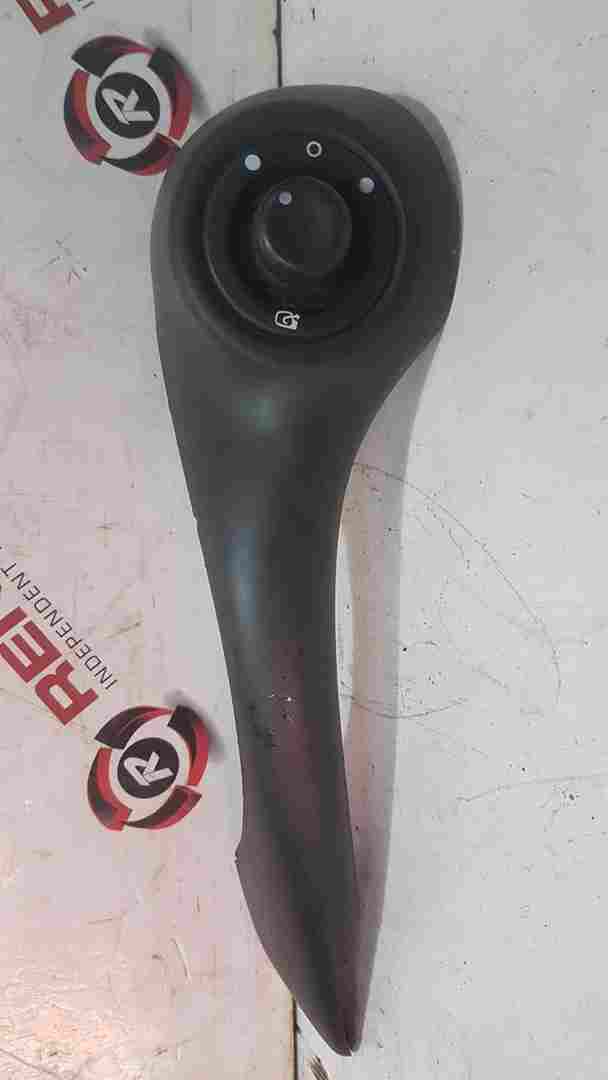 Thumb 2 Renault Clio MK3 2005-2012 Drivers OSF Front Door Pull Handle Mirror Adjuster