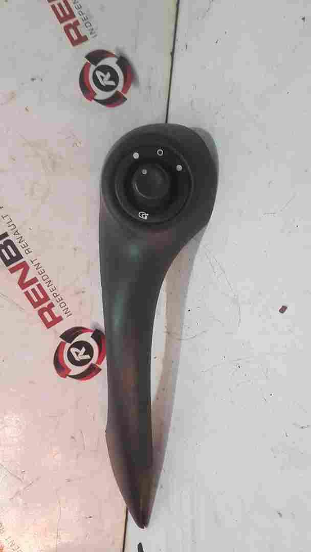 Thumb 4 Renault Clio MK3 2005-2012 Drivers OSF Front Door Pull Handle Mirror Adjuster