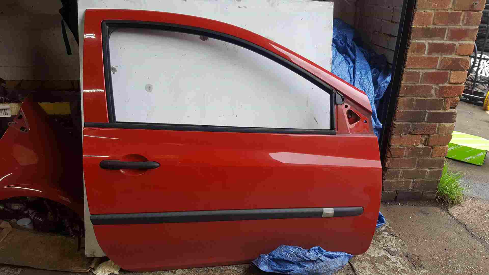 Thumb 7 Renault Clio MK3 2005-2012 Drivers OSF Front Door RED 727 3Dr