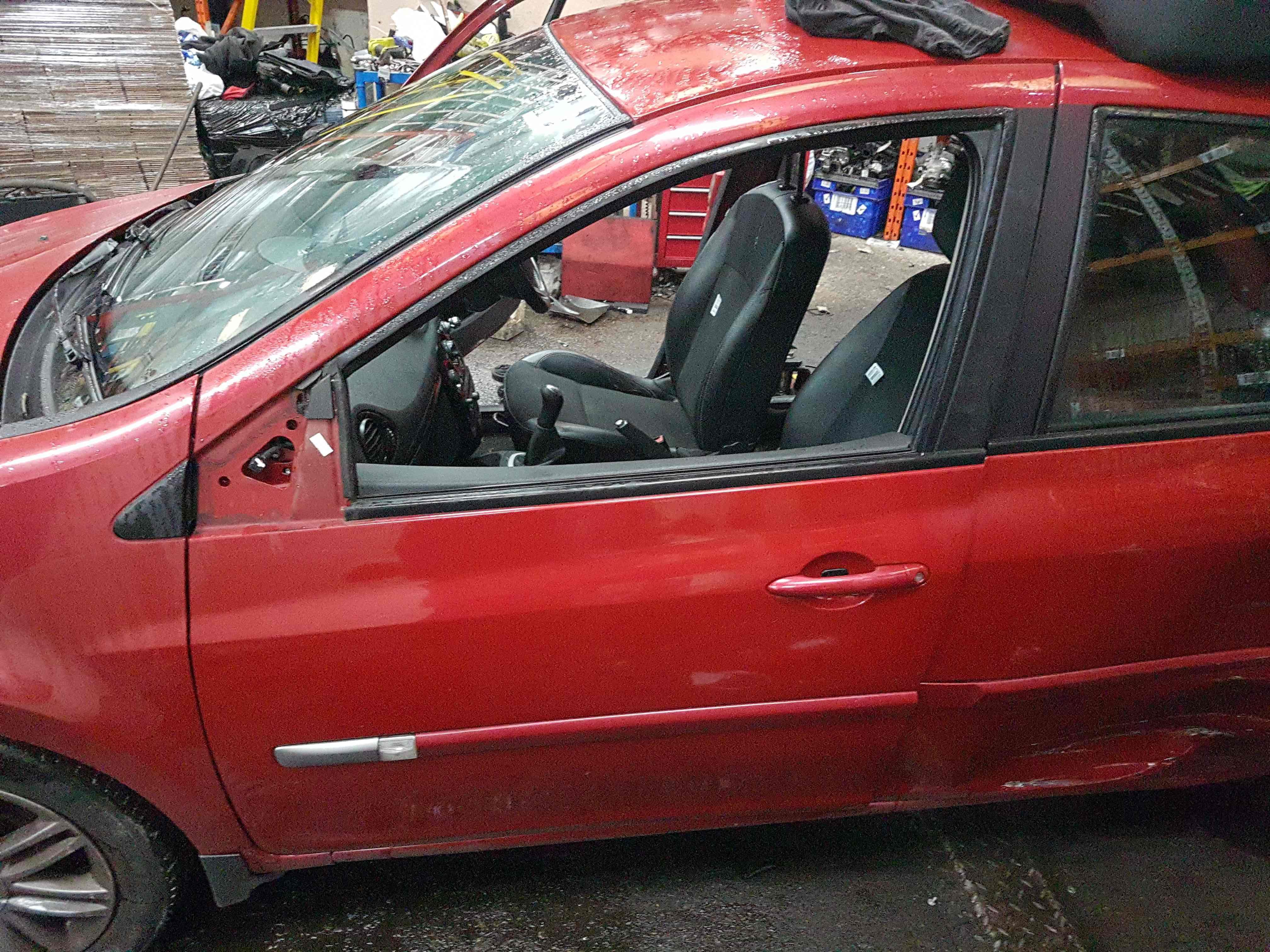 Thumb 7 Renault Clio MK3 2005-2012 Drivers OSF Front Door RED Tennj 5Dr