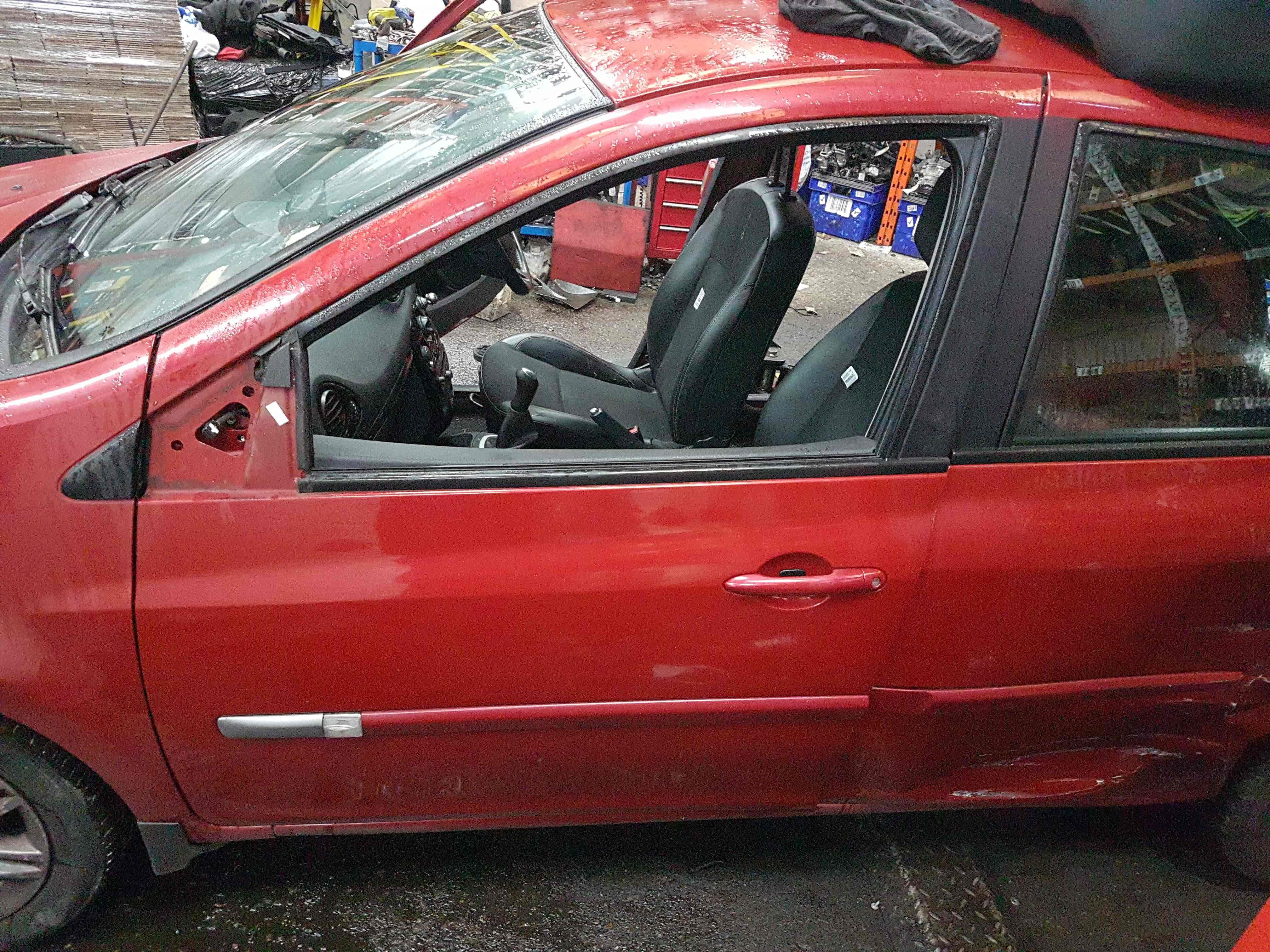 Thumb 4 Renault Clio MK3 2005-2012 Drivers OSF Front Door RED Tennj 5Dr