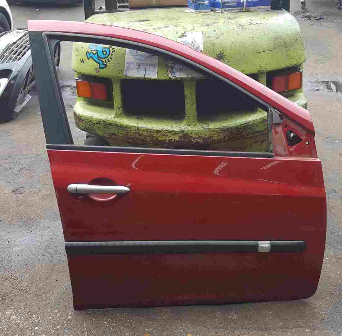 Renault Clio MK3 2005-2012 Drivers OSF Front Door Red TENNJ 5dr