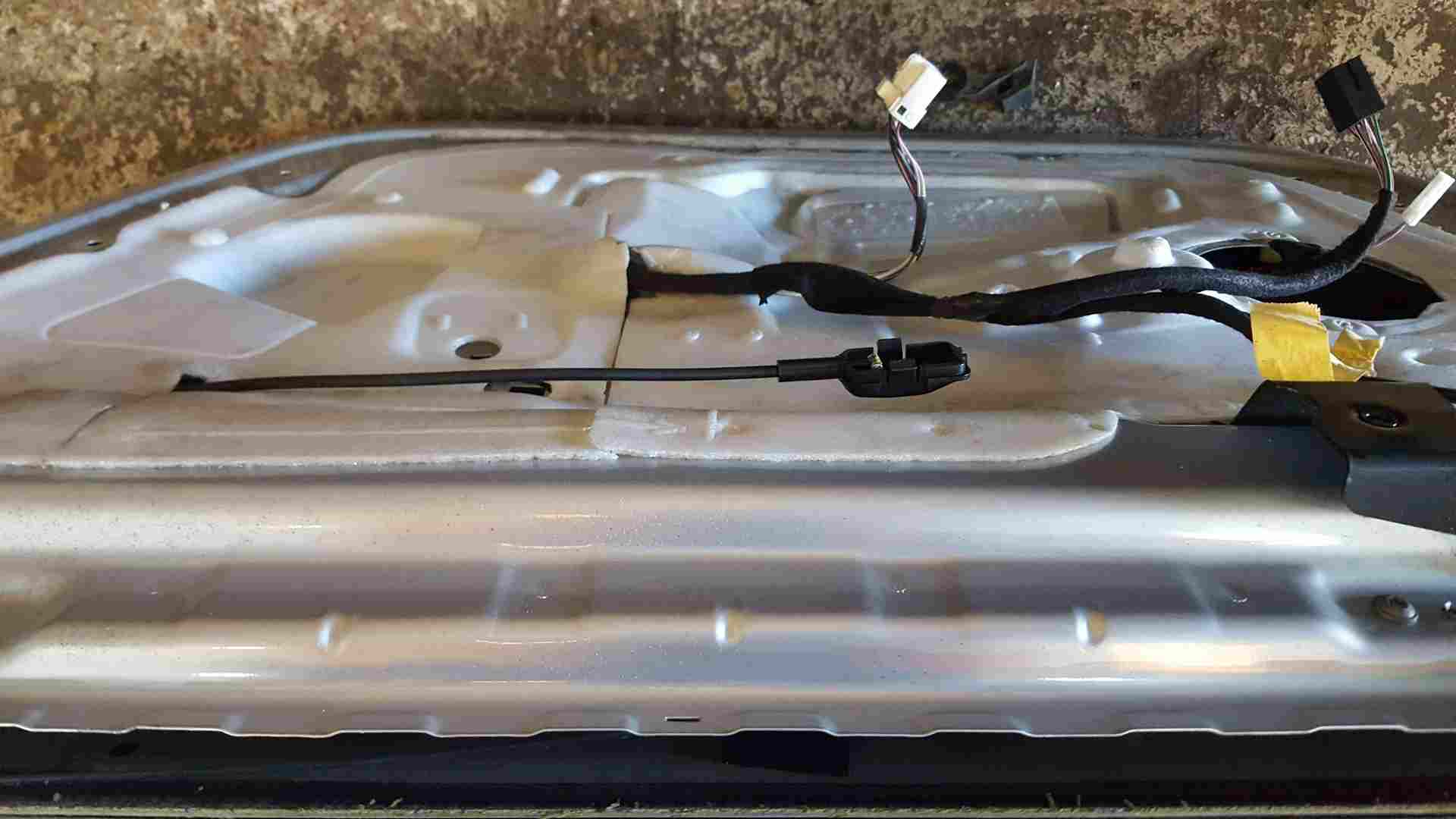 Thumb 2 Renault Clio MK3 2005-2012 Drivers OSF Front Door Silver Ted69 5Door