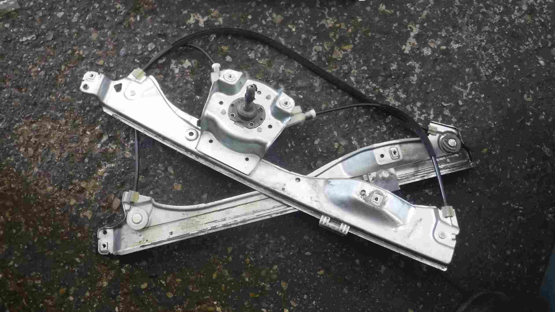 Renault Clio MK3 2005-2012 Drivers OSF Front Window Motor   Regulator 5dr Manual