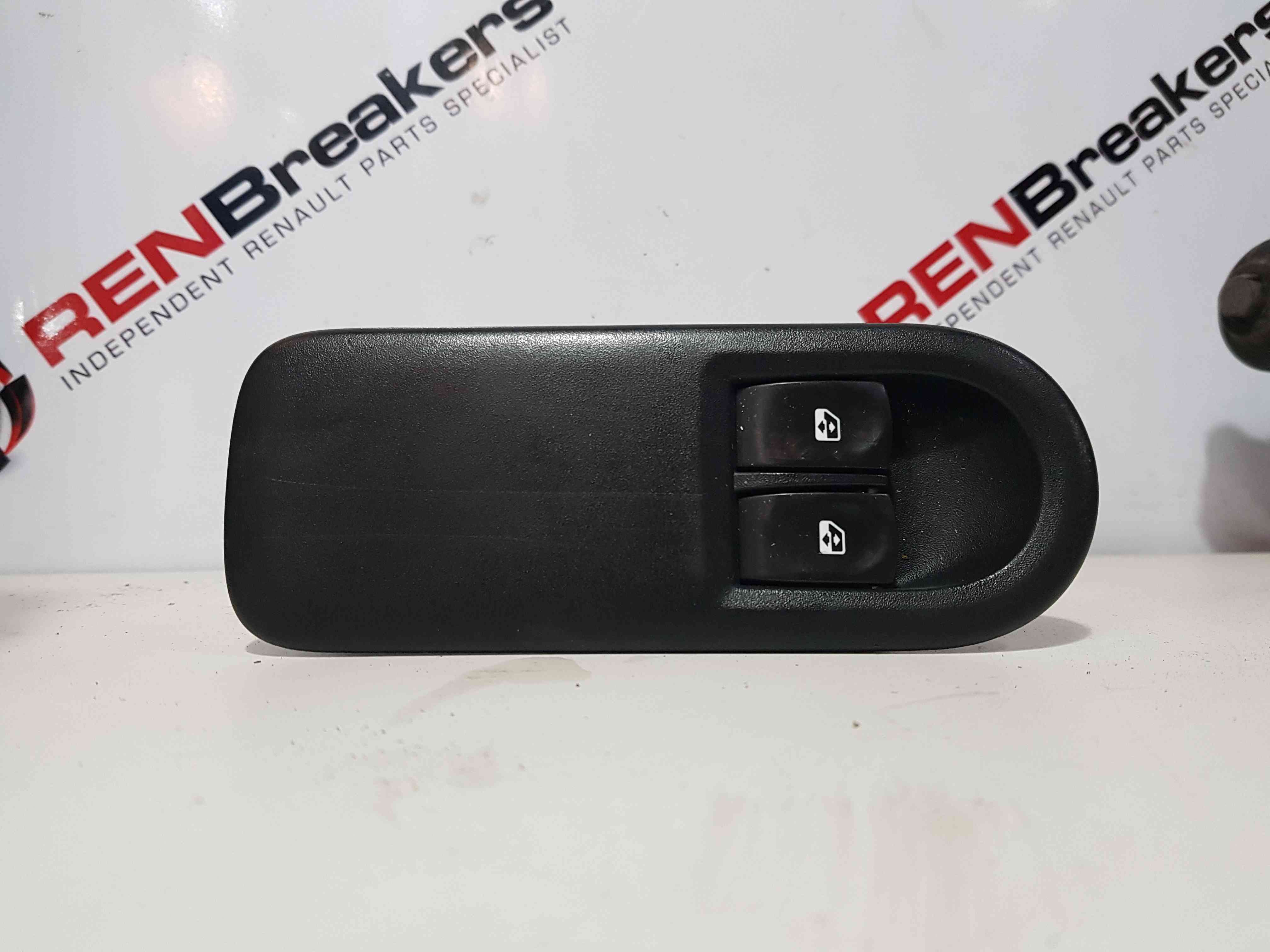 Thumb 2 Renault Clio MK3 2005-2012 Drivers OSF Front Window Switch + Panel 8200356522