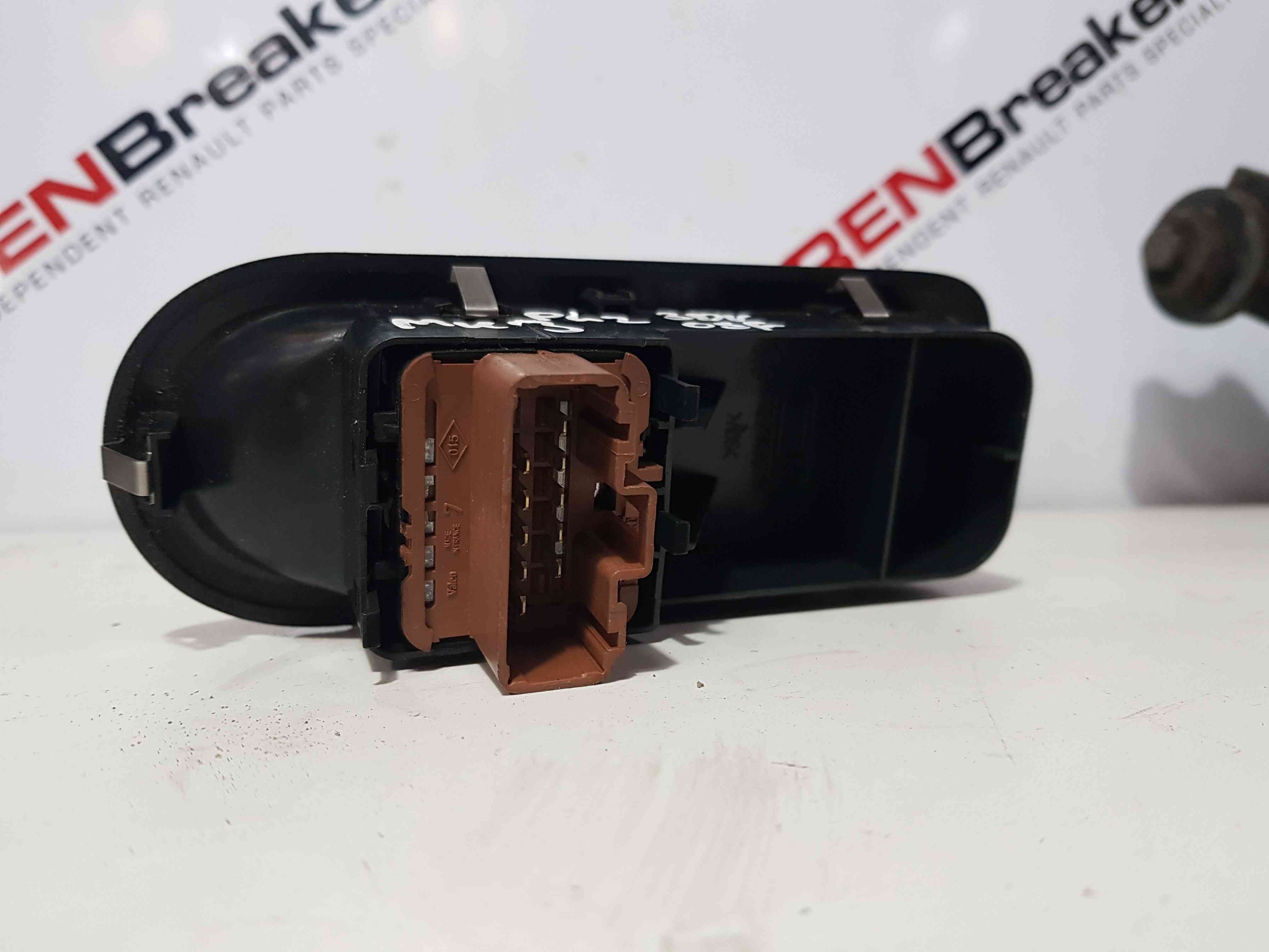 Thumb 5 Renault Clio MK3 2005-2012 Drivers OSF Front Window Switch + Panel 8200356522