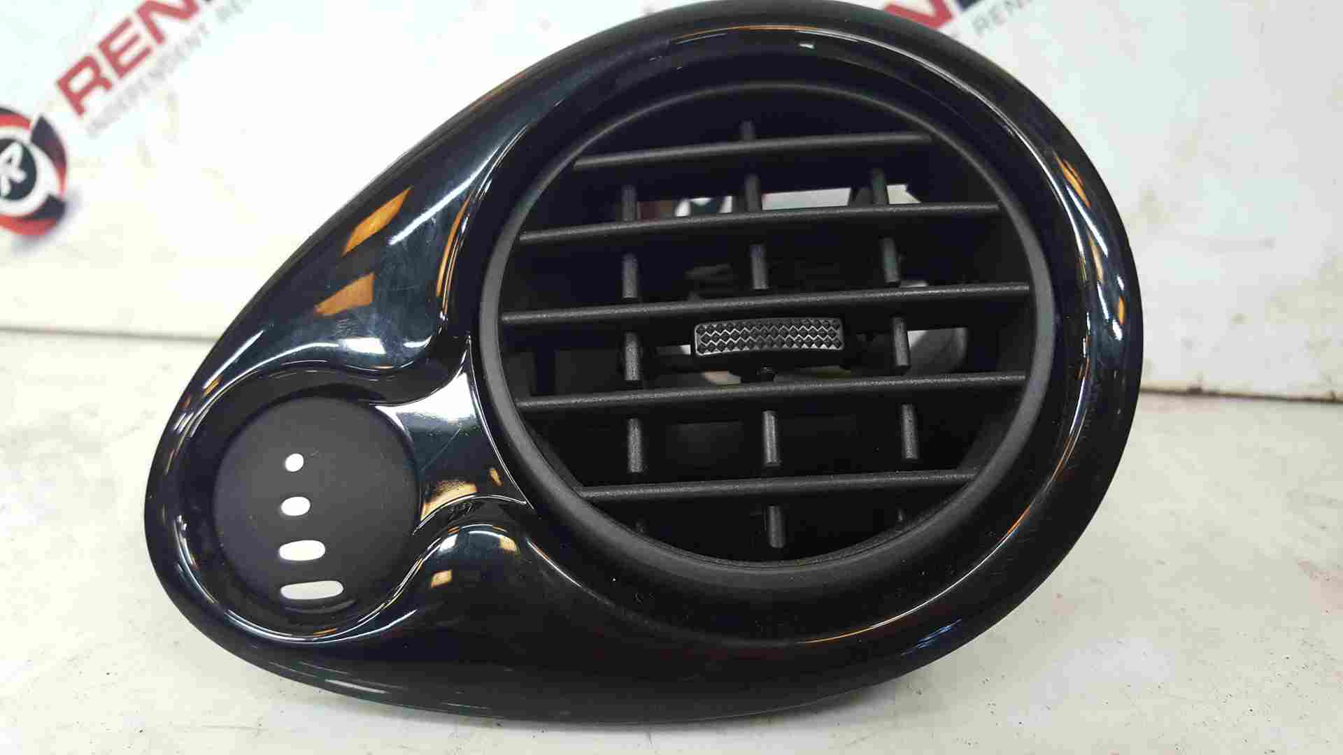 Thumb 4 Renault Clio MK3 2005-2012 Drivers OSF Heater Vent AIR Blower Gloss Black