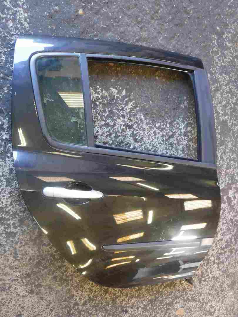 Renault Clio MK3 2005-2012 Drivers OSR Rear Door Black