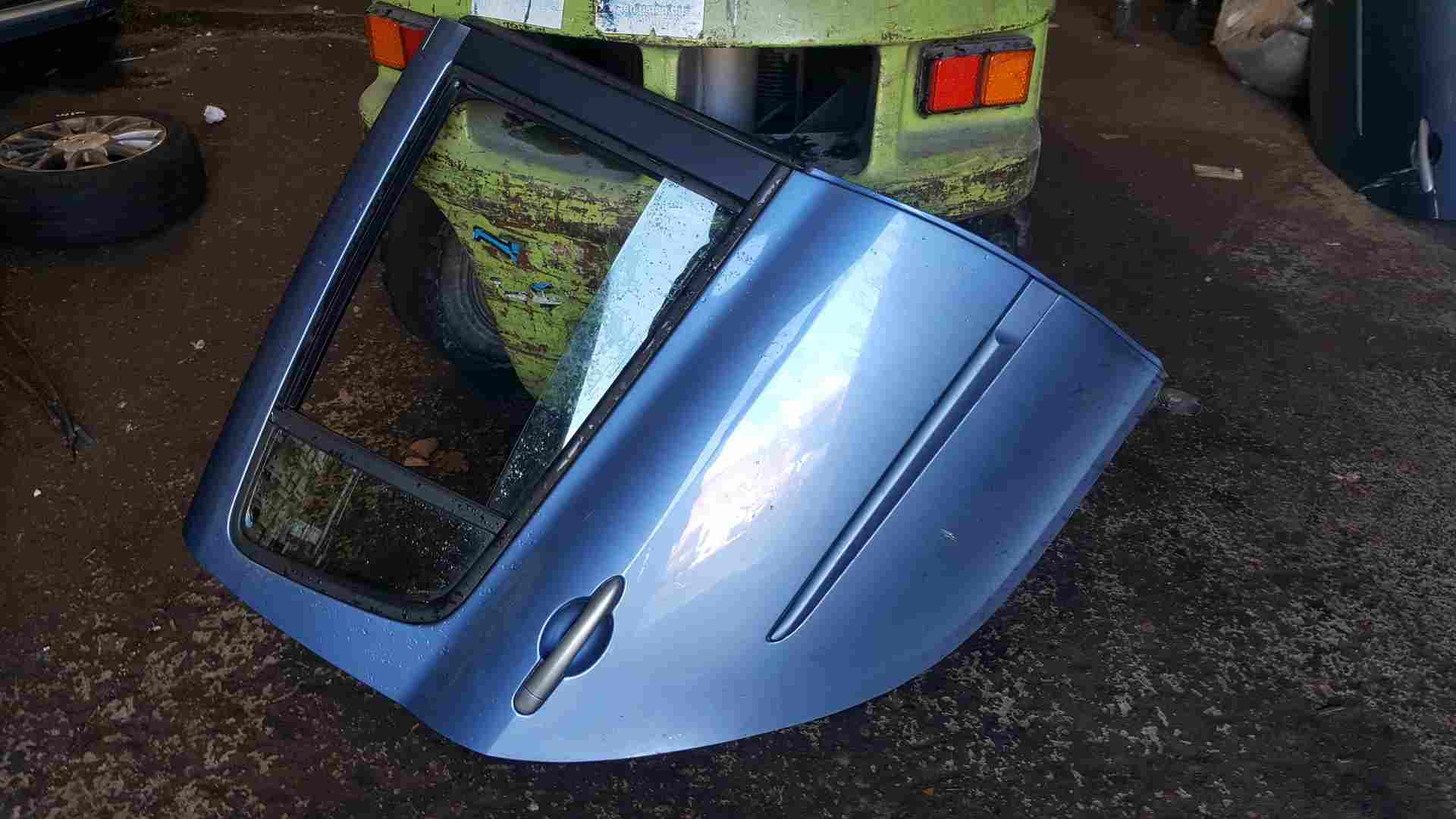 Thumb 3 Renault Clio MK3 2005-2012 Drivers OSR Rear Door Blue Ternl