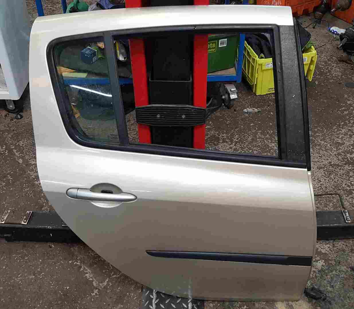 Renault Clio MK3 2005-2012 Drivers OSR Rear Door Gold Silver TED11