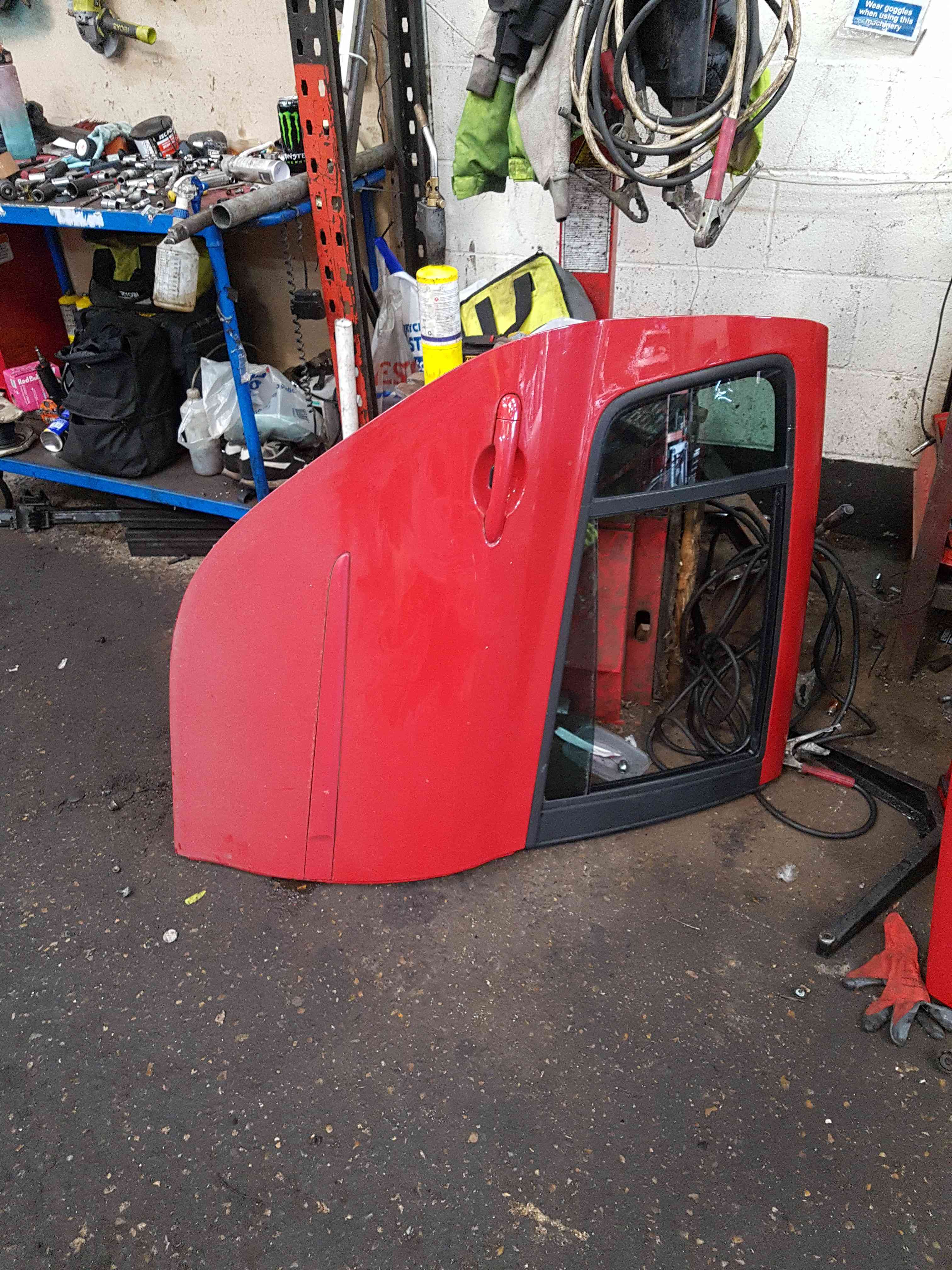 Thumb 2 Renault Clio MK3 2005-2012 Drivers OSR Rear Door RED Ov727