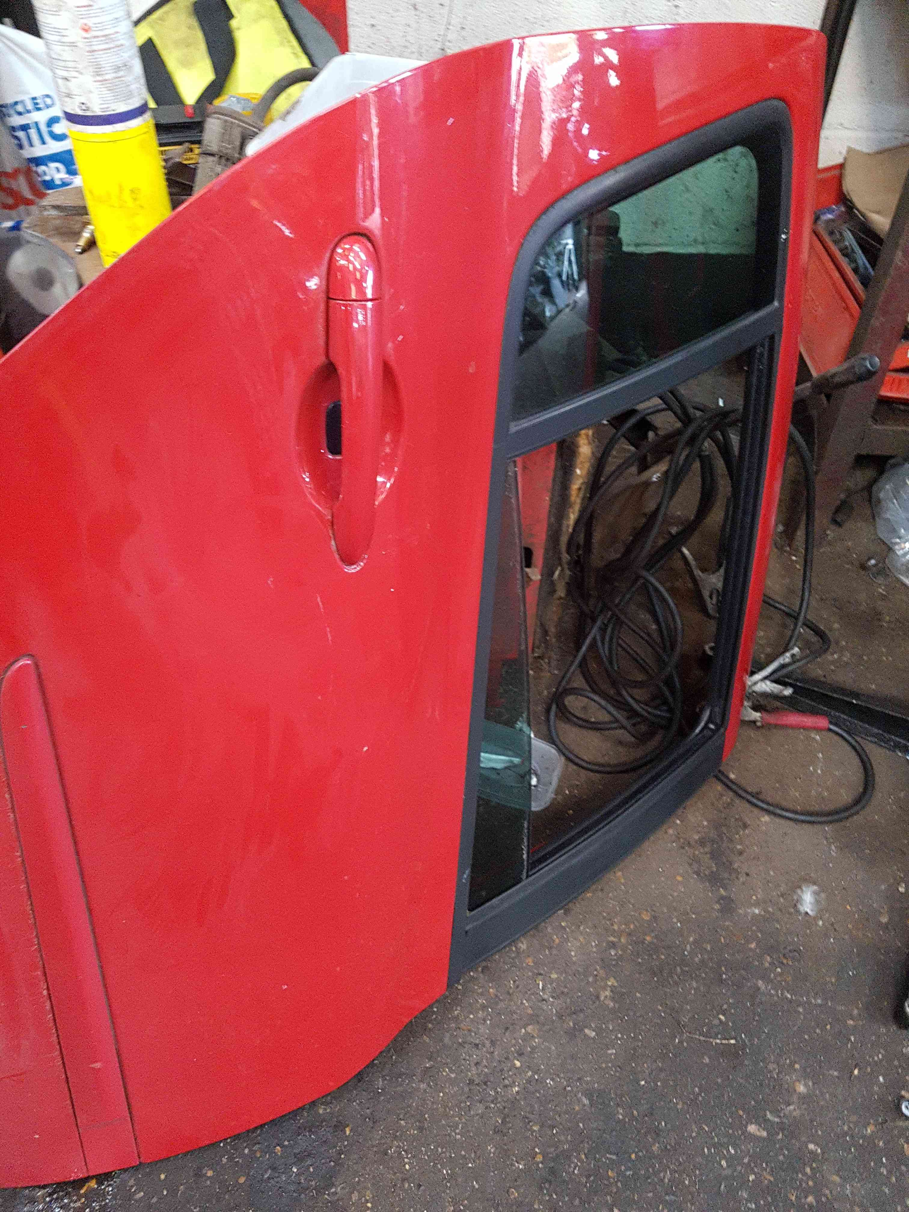 Thumb 5 Renault Clio MK3 2005-2012 Drivers OSR Rear Door RED Ov727