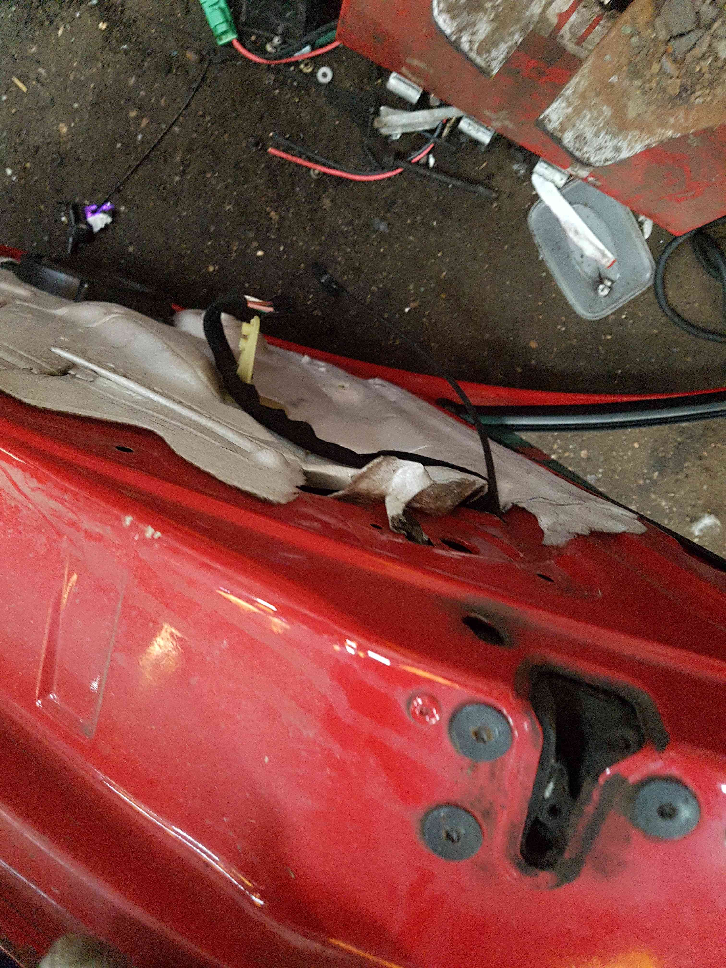 Thumb 7 Renault Clio MK3 2005-2012 Drivers OSR Rear Door RED Ov727