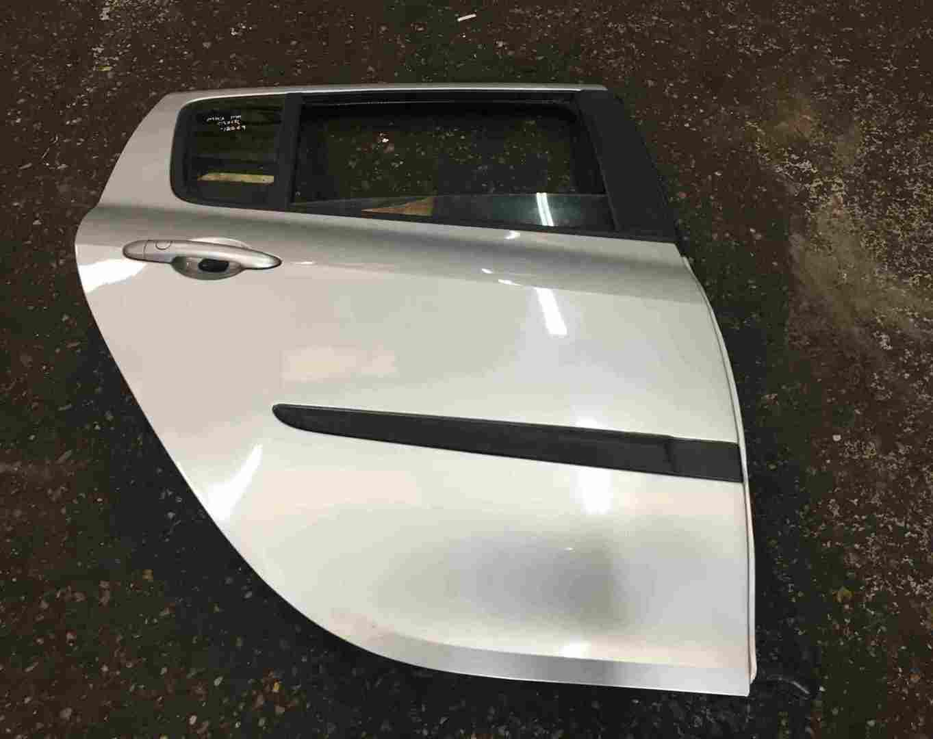 Renault Clio MK3 2005-2012 Drivers OSR Rear Door Silver TED69