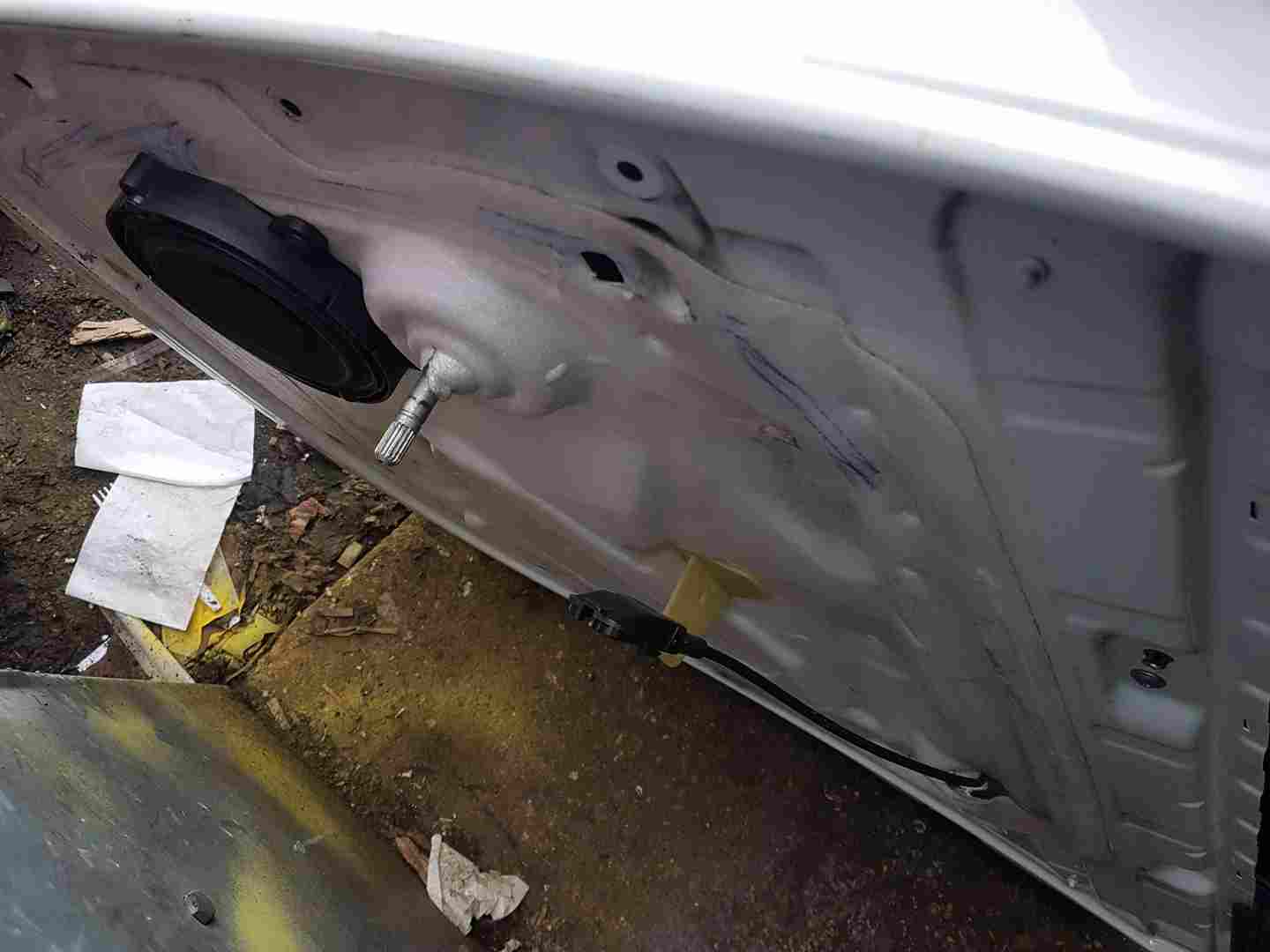 Thumb 2 Renault Clio MK3 2005-2012 Drivers OSR Rear Door White Ov369
