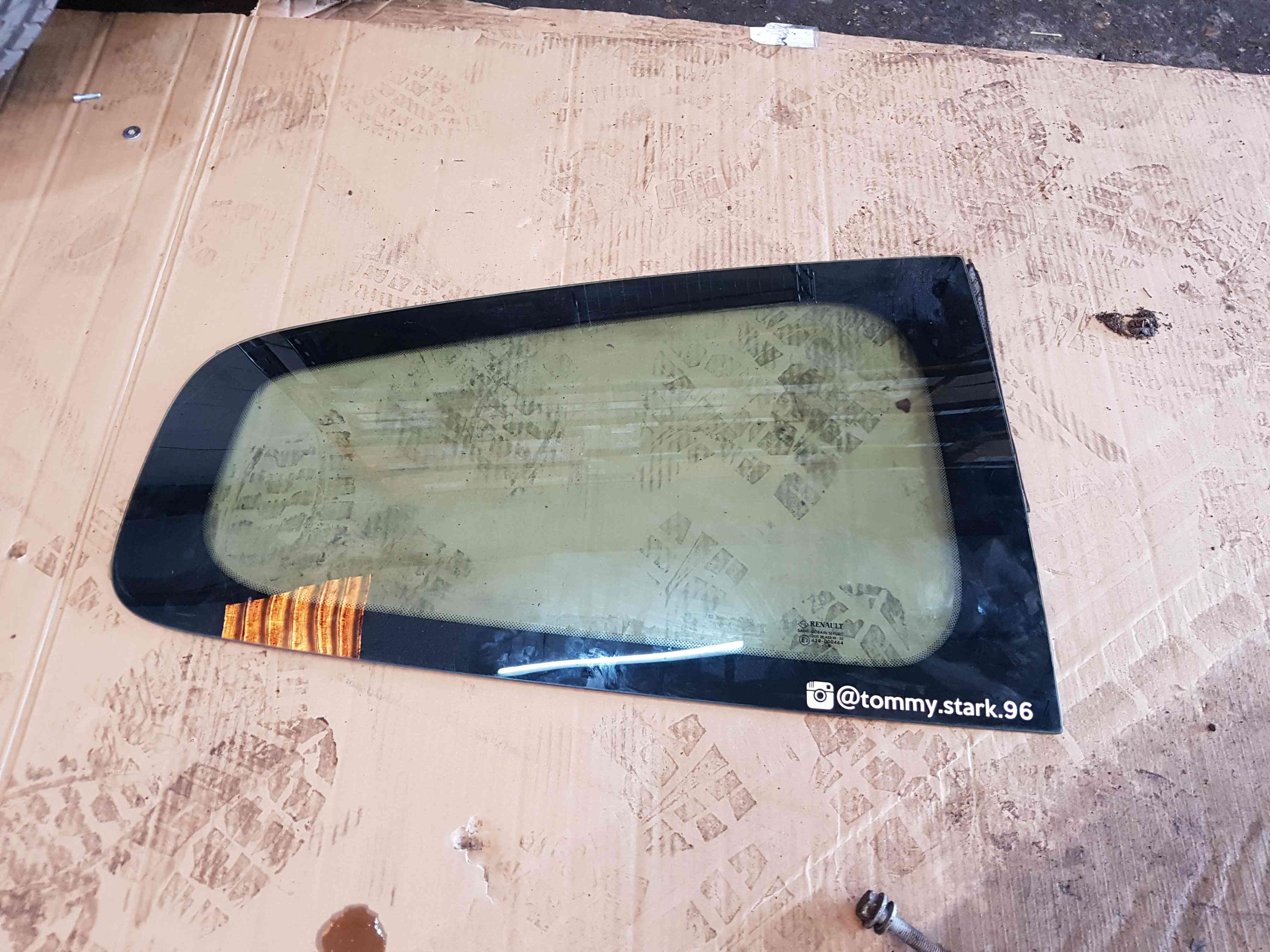 Thumb 2 Renault Clio MK3 2005-2012 Drivers OSR Rear Fixed Window Glass 3Dr Tinted