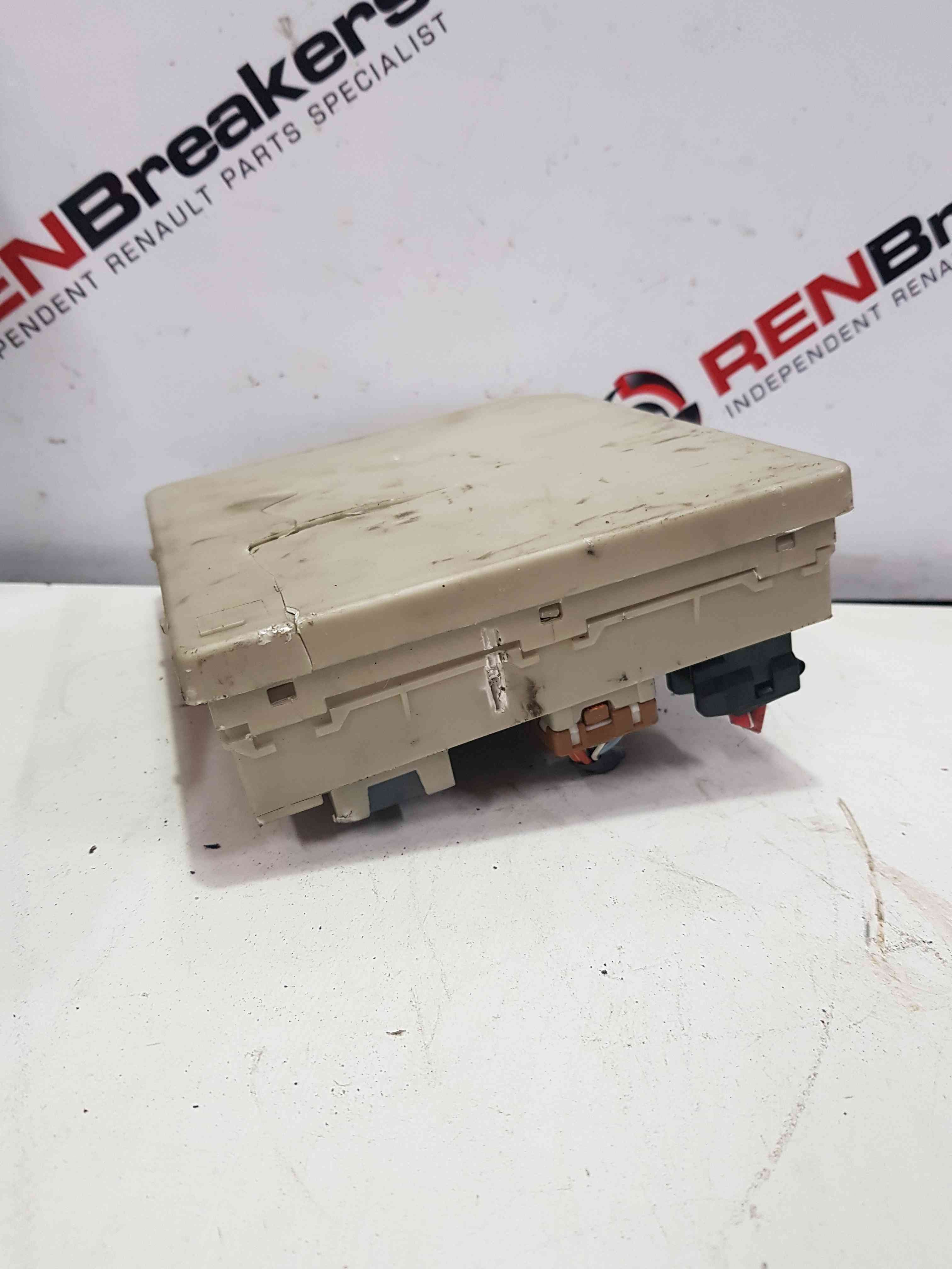 Thumb 7 Renault Clio MK3 2005-2012 Engine BAY Fuse BOX Upc Unit 902663 902663A Cracked