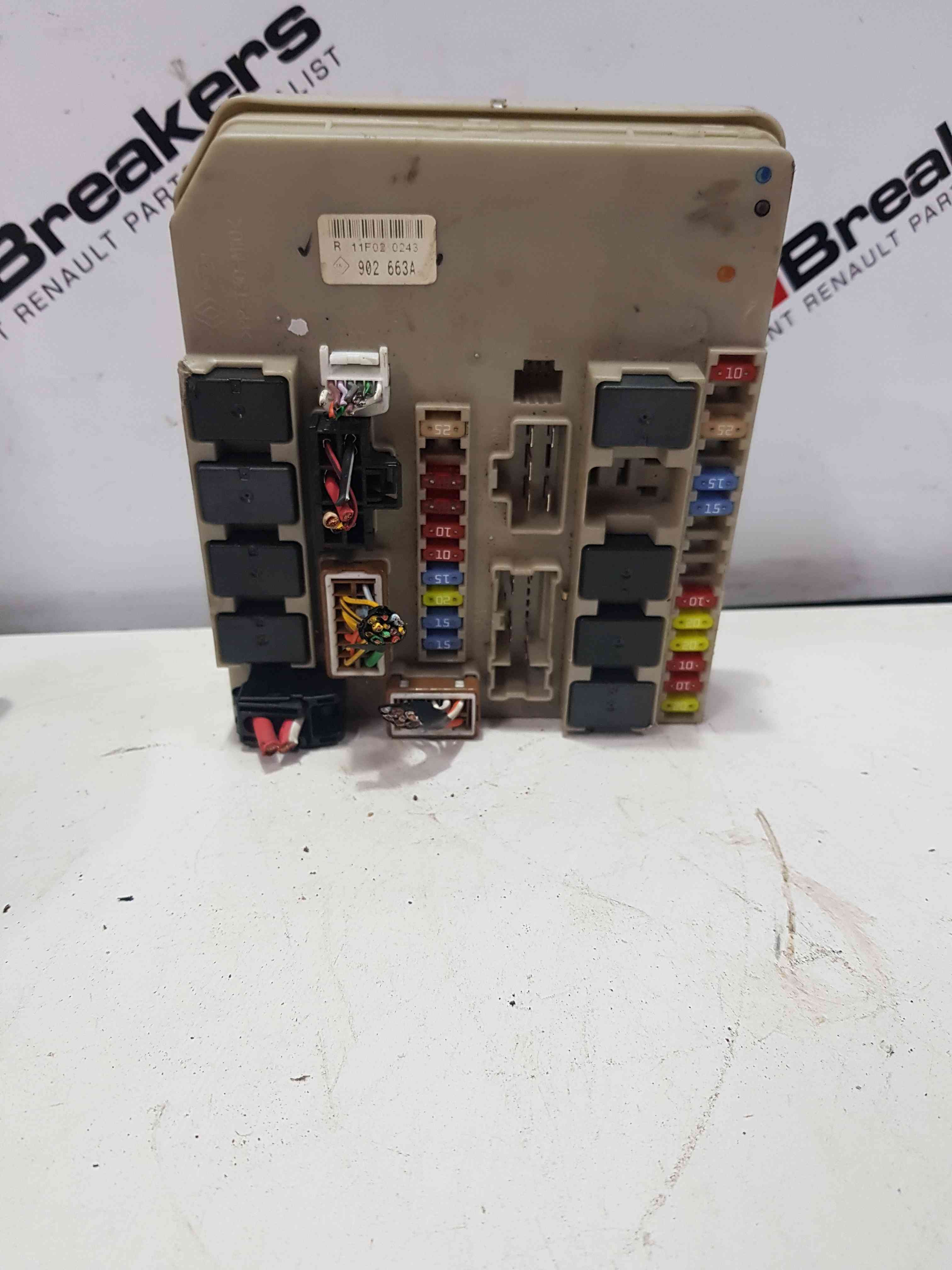 Thumb 8 Renault Clio MK3 2005-2012 Engine BAY Fuse BOX Upc Unit 902663 902663A Cracked