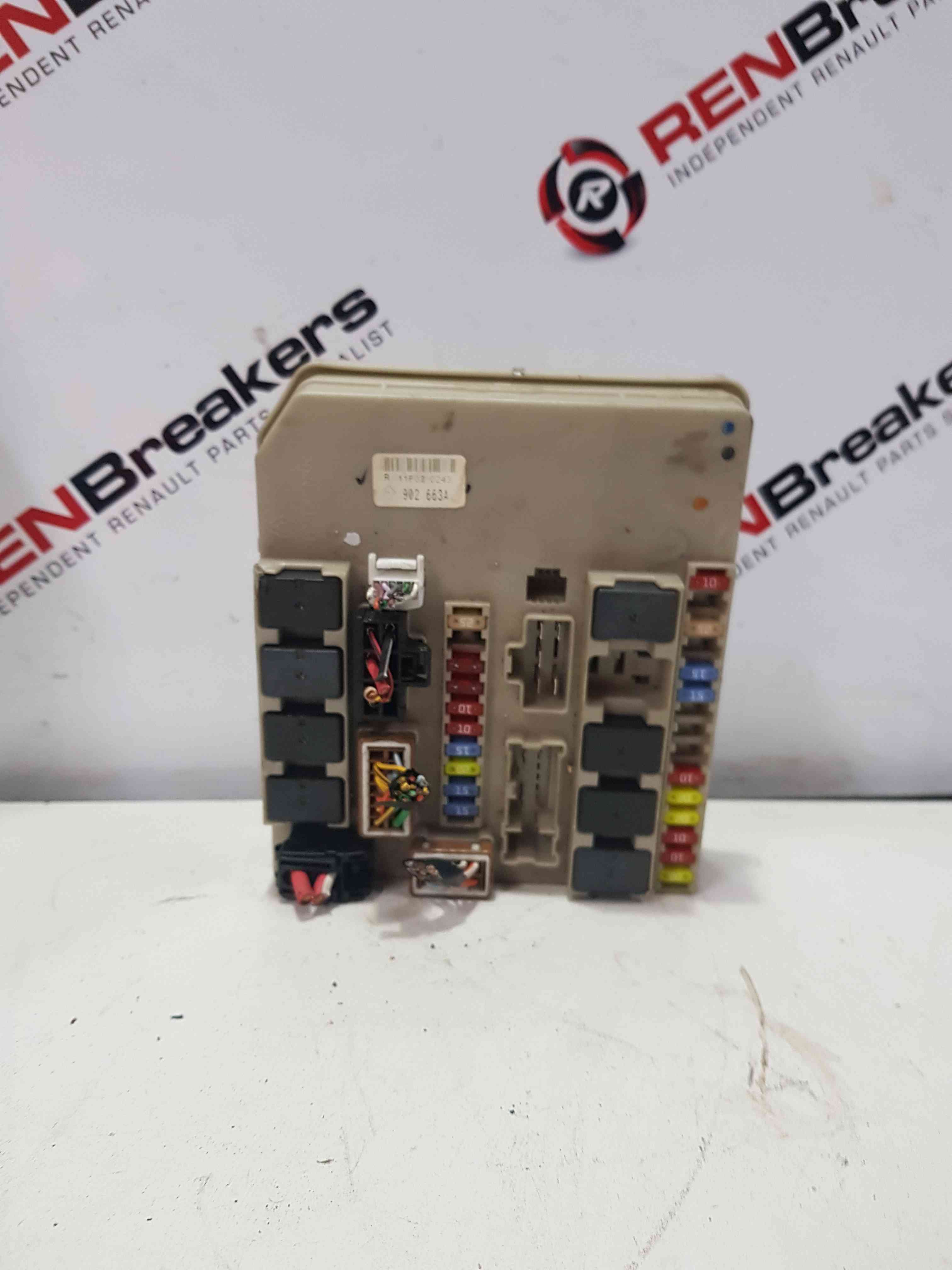 Thumb 9 Renault Clio MK3 2005-2012 Engine BAY Fuse BOX Upc Unit 902663 902663A Cracked