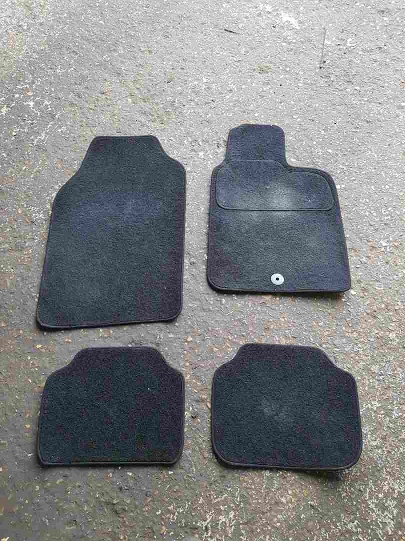 Renault Clio MK3 2005-2012 Floor Mats SET X4