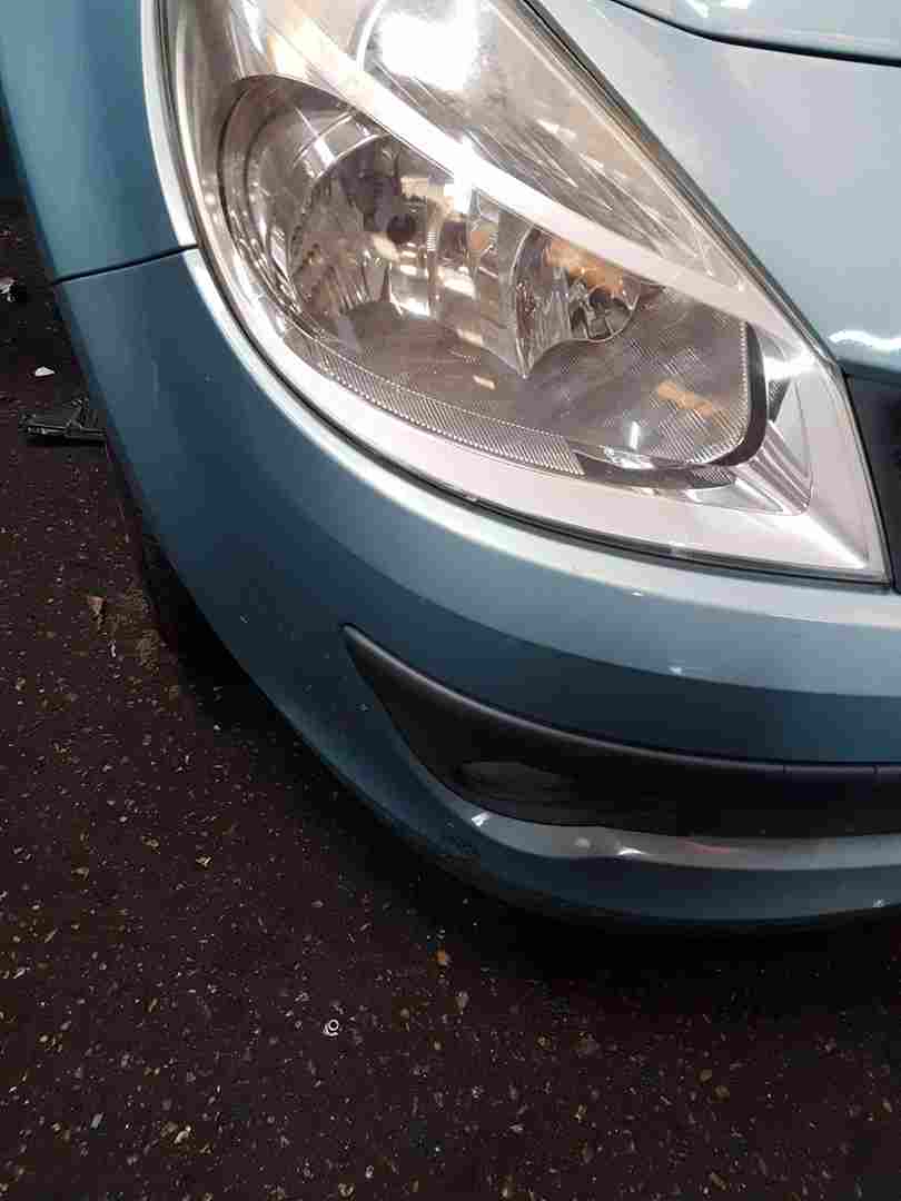Thumb 4 Renault Clio MK3 2005-2012 Front Bumper Blue Ternk 195 16inch wheels