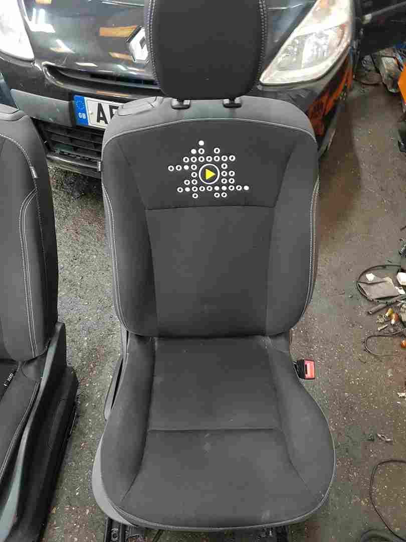 Thumb 2 Renault Clio MK3 2005-2012 Front Seats Cloth I Music Chairs 3Door
