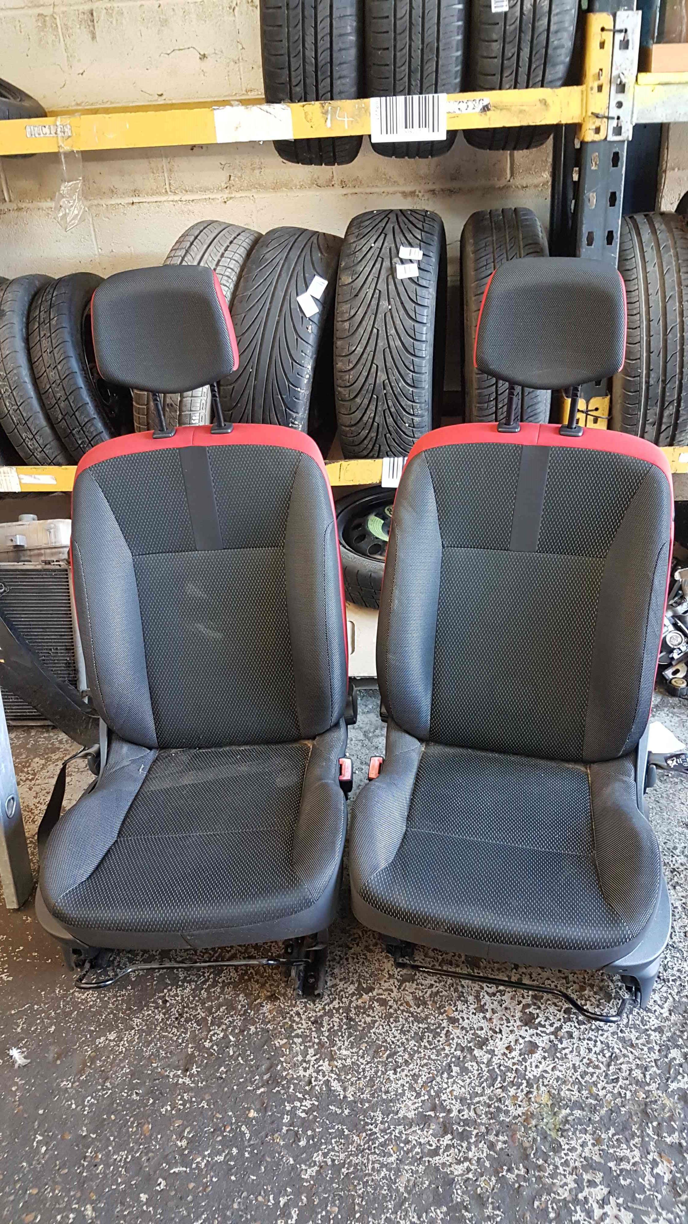 Renault Clio MK3 2005-2012 Front Seats Driver Passenger OSF NSF 5 Door