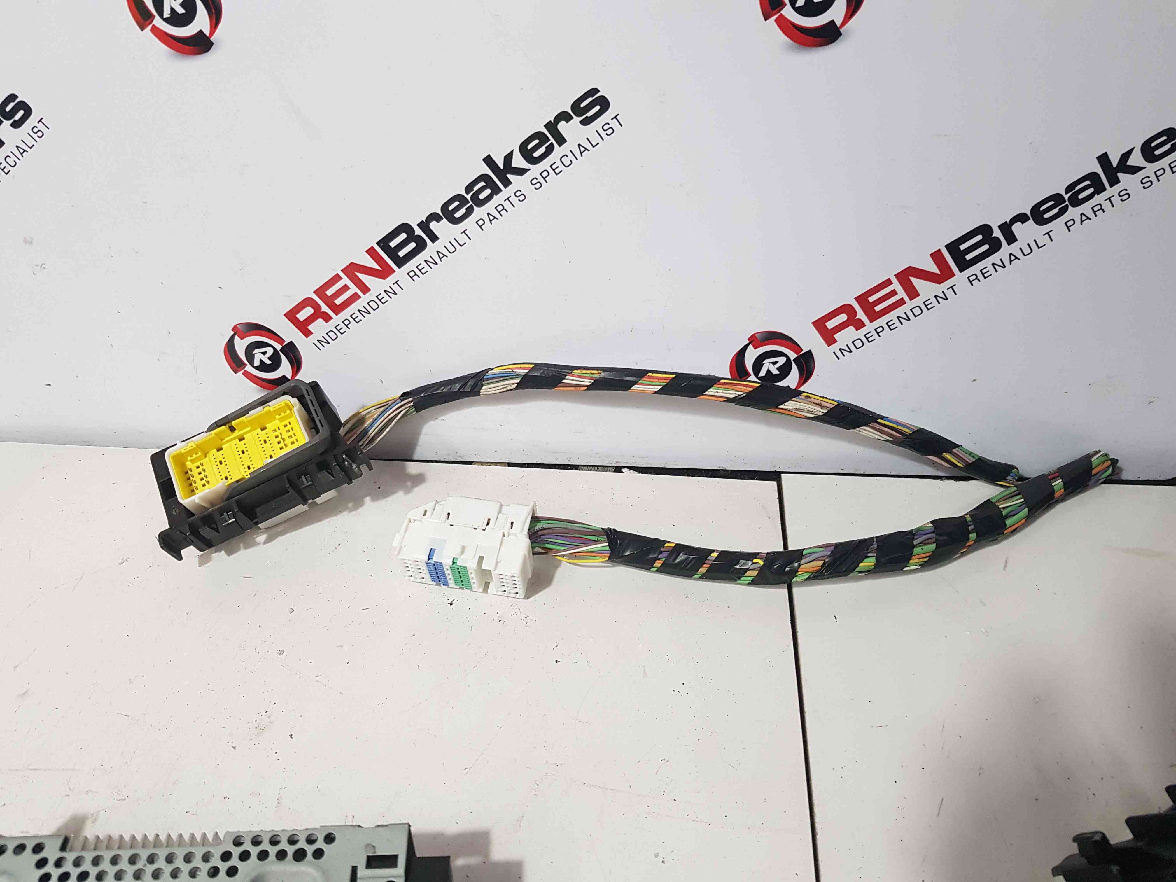 Thumb 2 Renault Clio MK3 2005-2012 Front To Back Passenger NSF Loom Plug Connector 5Dr