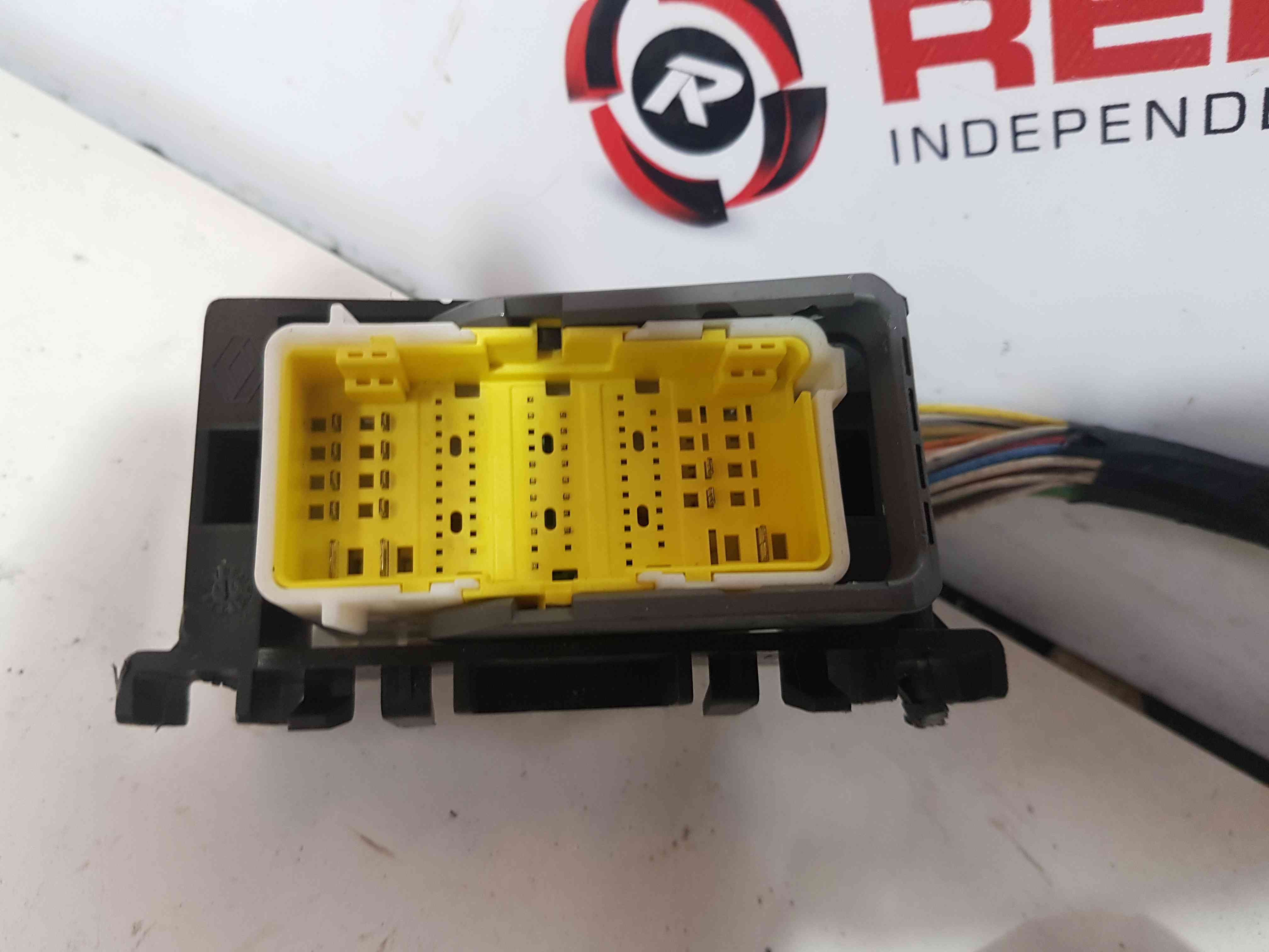 Thumb 5 Renault Clio MK3 2005-2012 Front To Back Passenger NSF Loom Plug Connector 5Dr