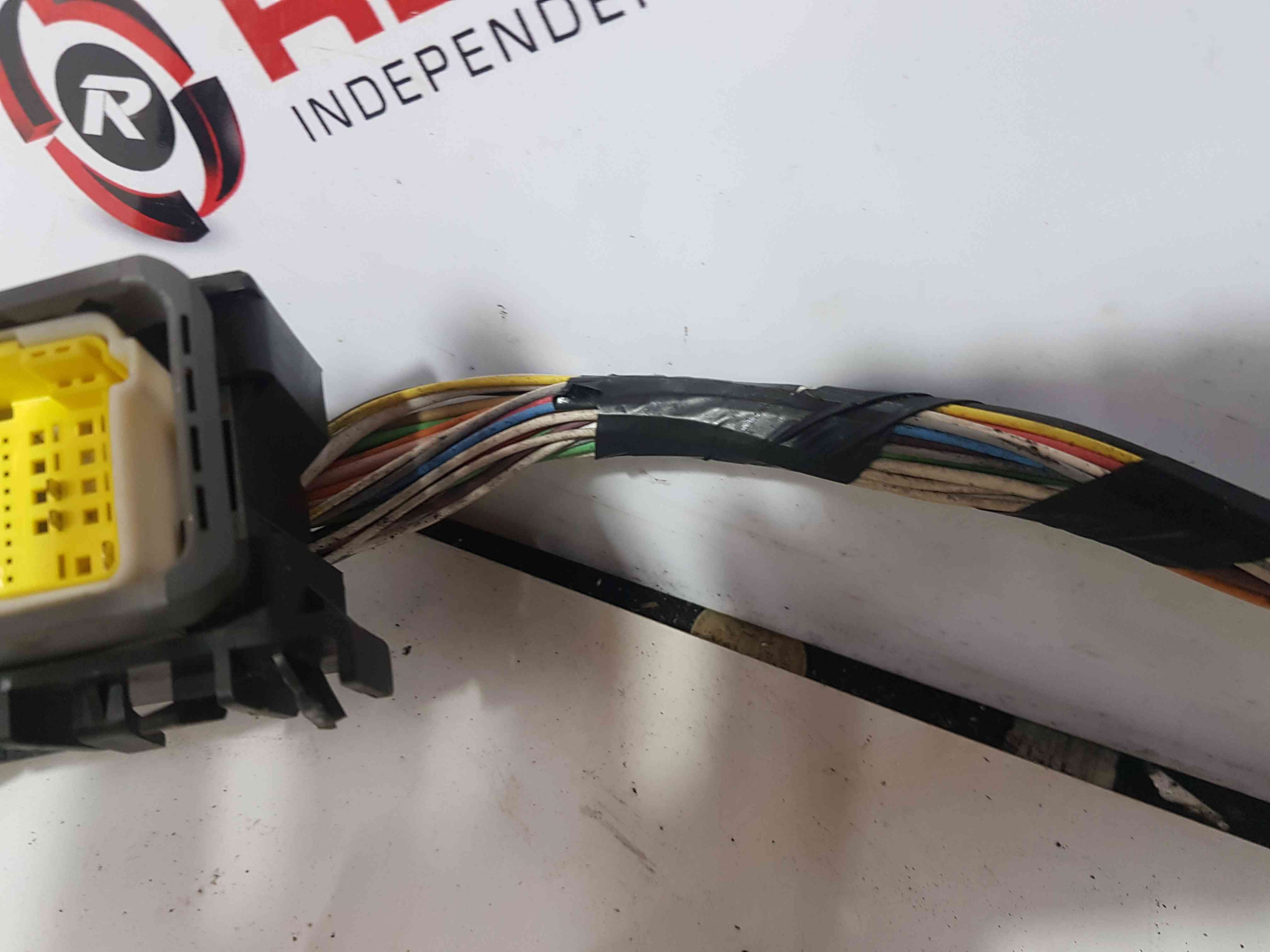 Thumb 6 Renault Clio MK3 2005-2012 Front To Back Passenger NSF Loom Plug Connector 5Dr