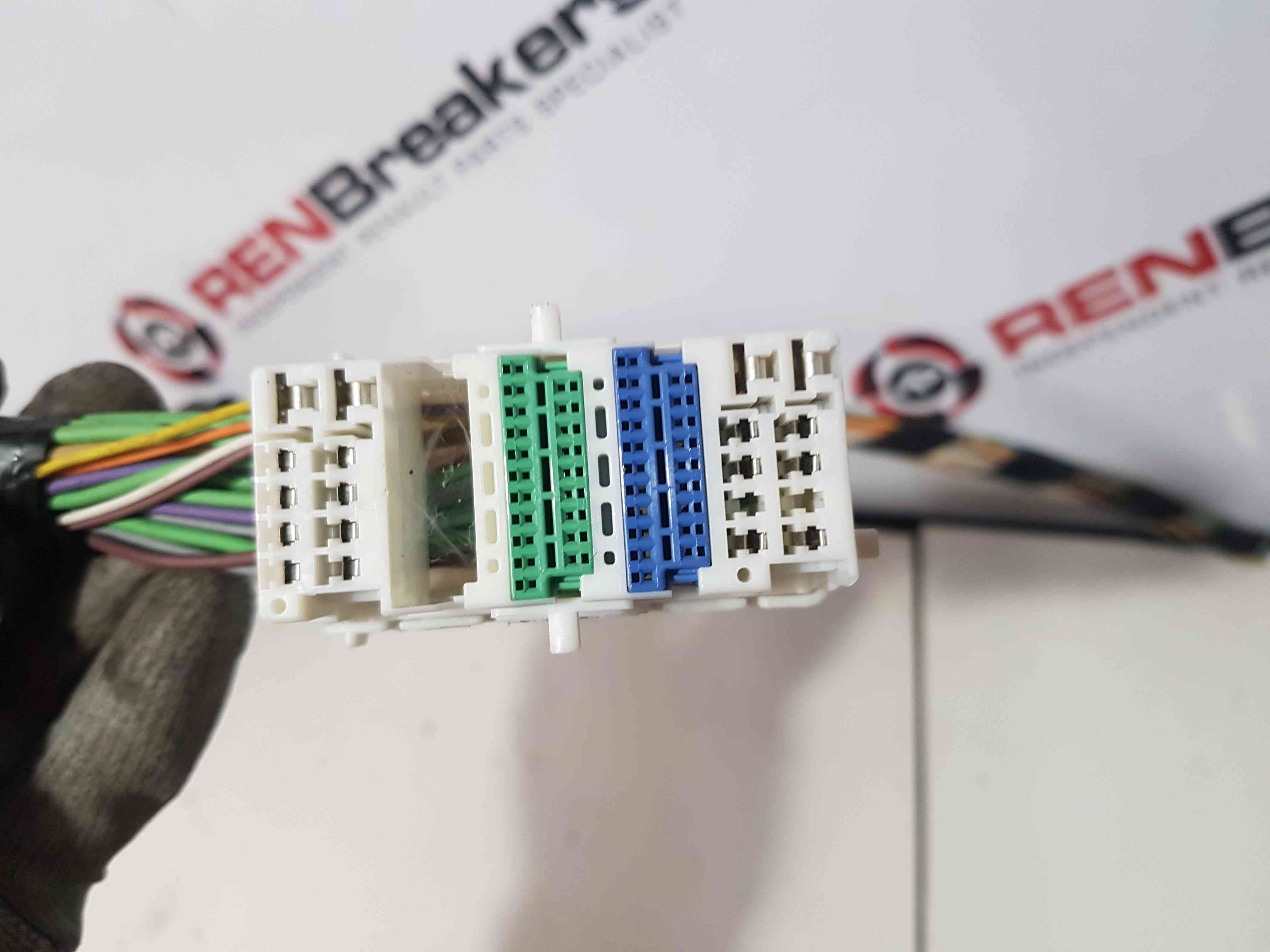 Thumb 7 Renault Clio MK3 2005-2012 Front To Back Passenger NSF Loom Plug Connector 5Dr