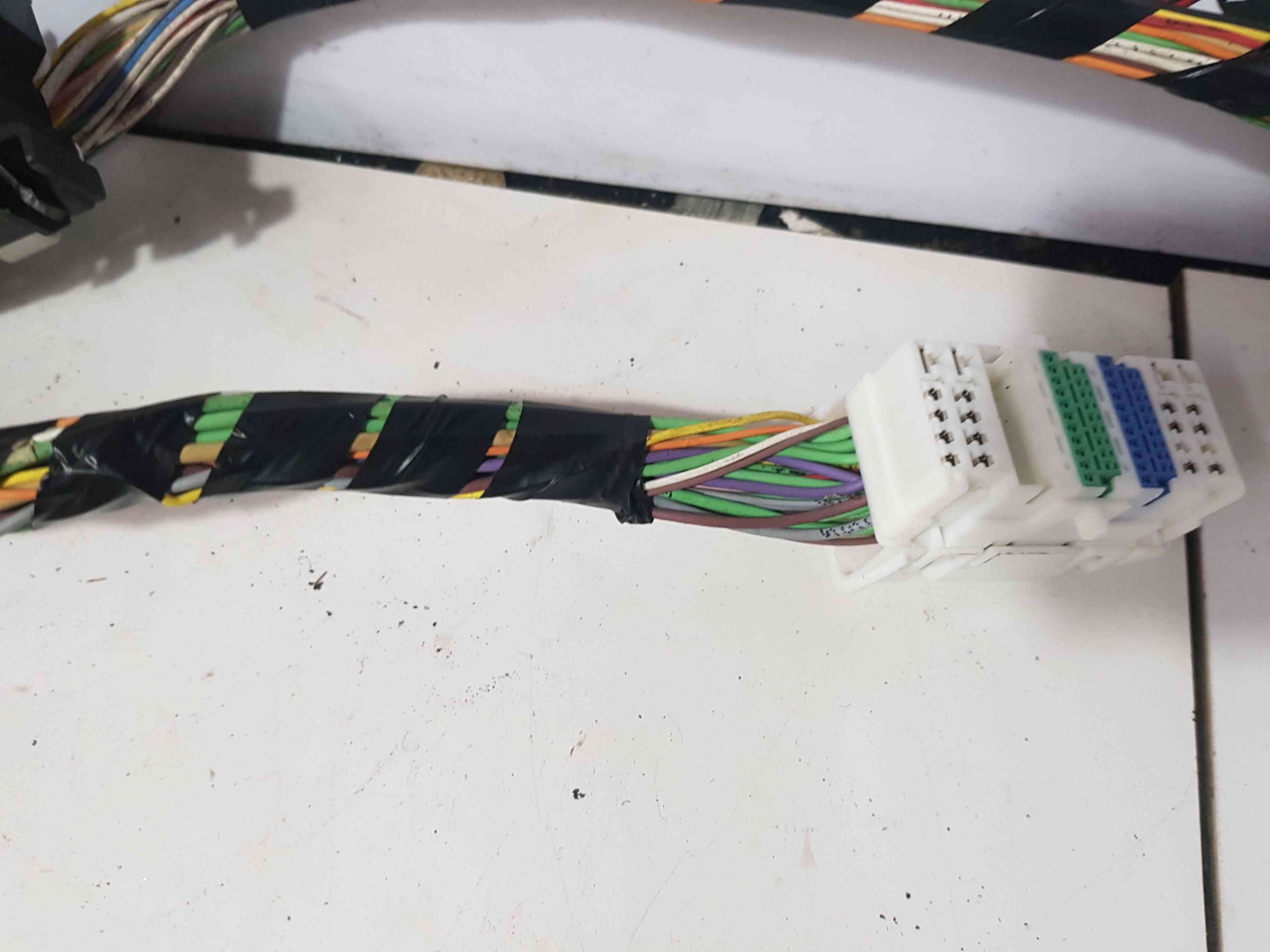 Thumb 8 Renault Clio MK3 2005-2012 Front To Back Passenger NSF Loom Plug Connector 5Dr