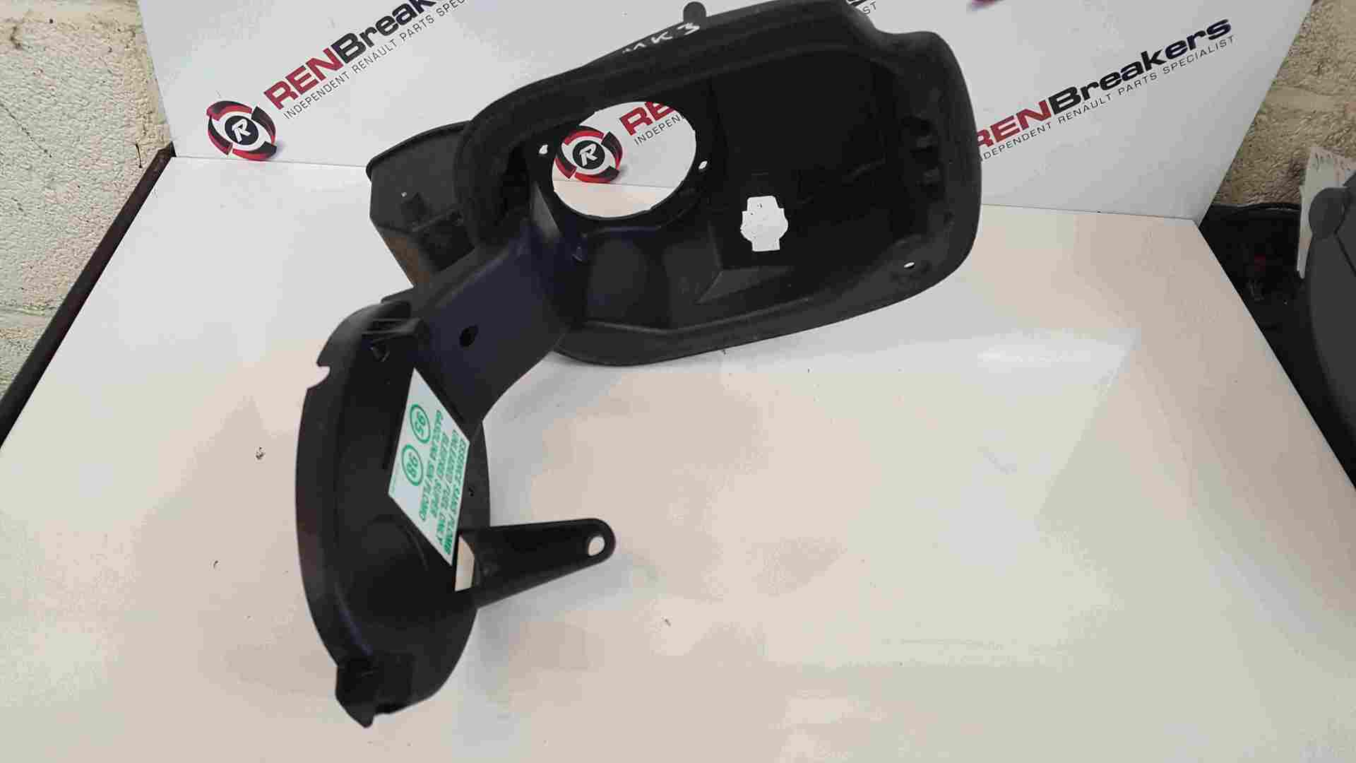 Thumb 2 Renault Clio MK3 2005-2012 Fuel Flap Backing