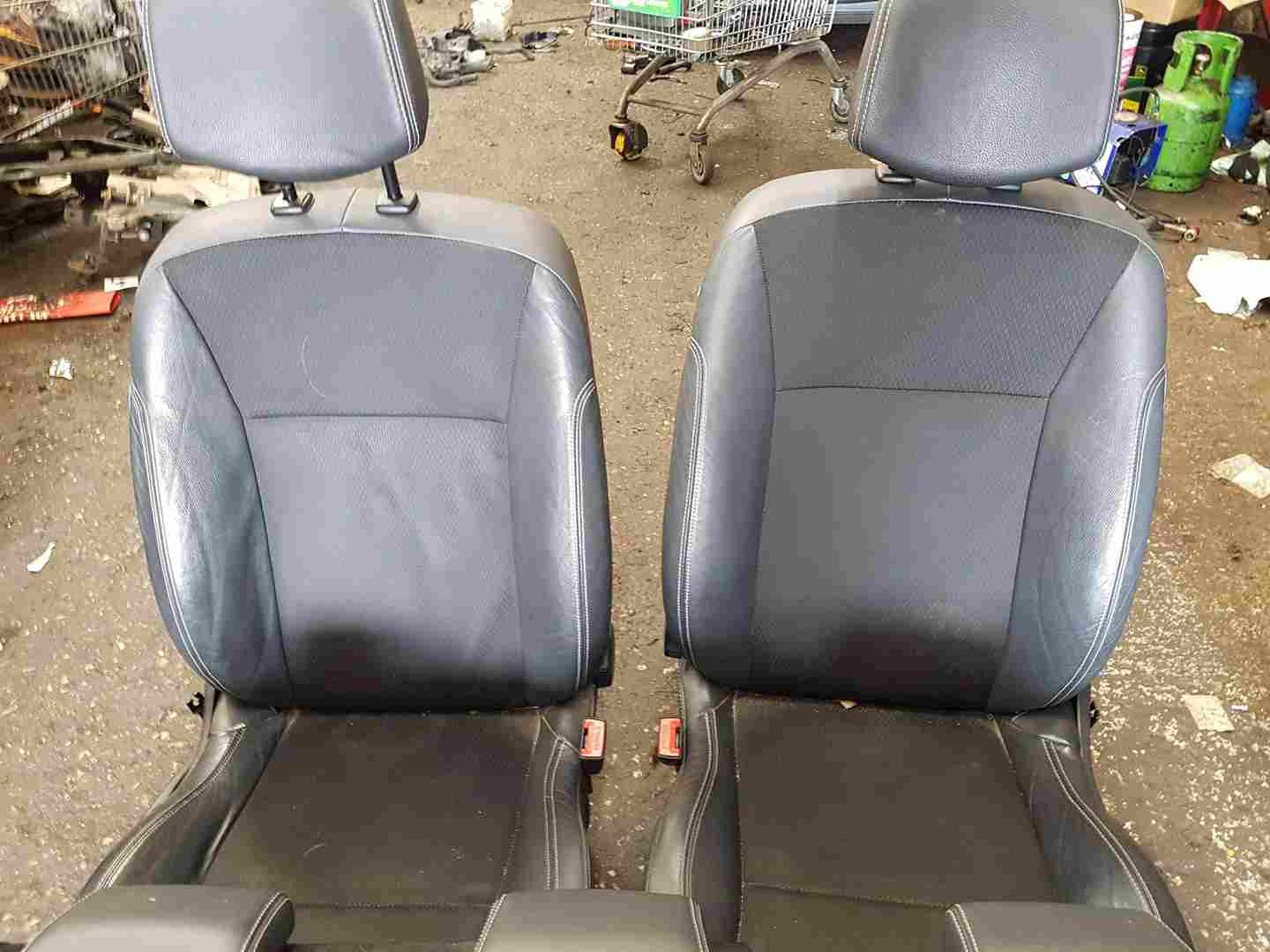Thumb 3 Renault Clio MK3 2005-2012 Full Half Leather Interior Seats SET 5Dr