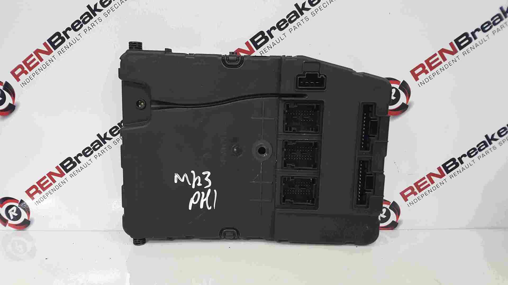 Thumb 3 Renault Clio MK3 2005-2012 Fuse BOX Bcm UCH Key Card Type AUTO 8200780033