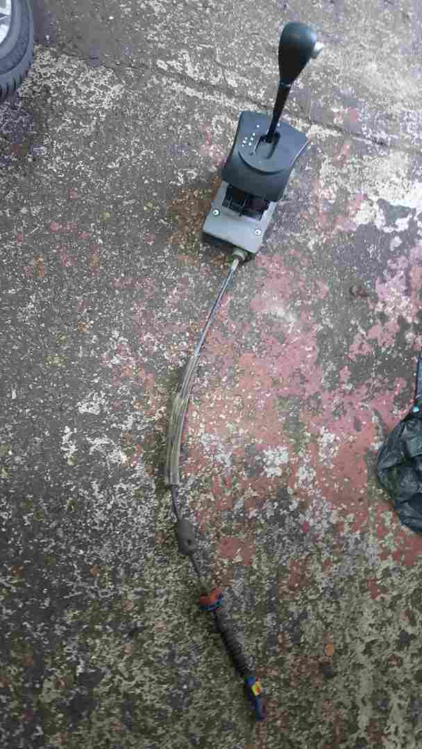 Thumb 3 Renault Clio MK3 2005-2012 Gear Stick Selector Cables Automatic 8200784983