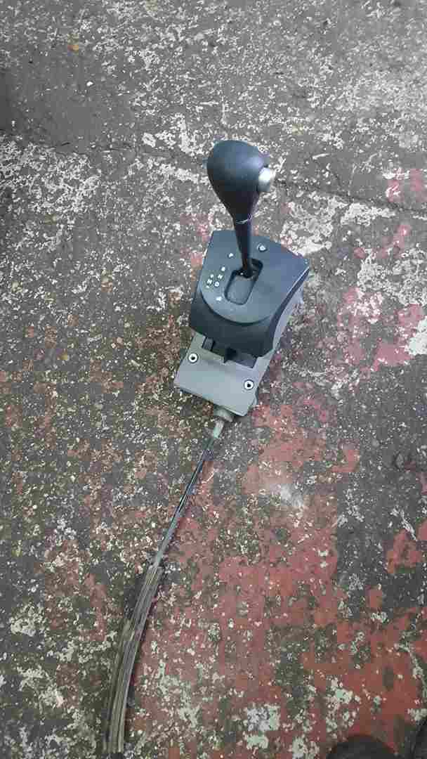 Thumb 4 Renault Clio MK3 2005-2012 Gear Stick Selector Cables Automatic 8200784983